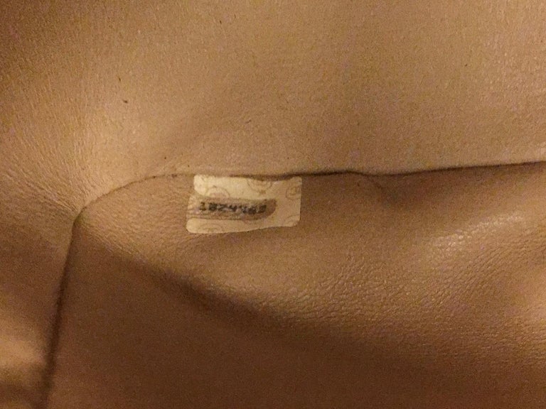 Chanel beige chevron shoulder bag For Sale 4