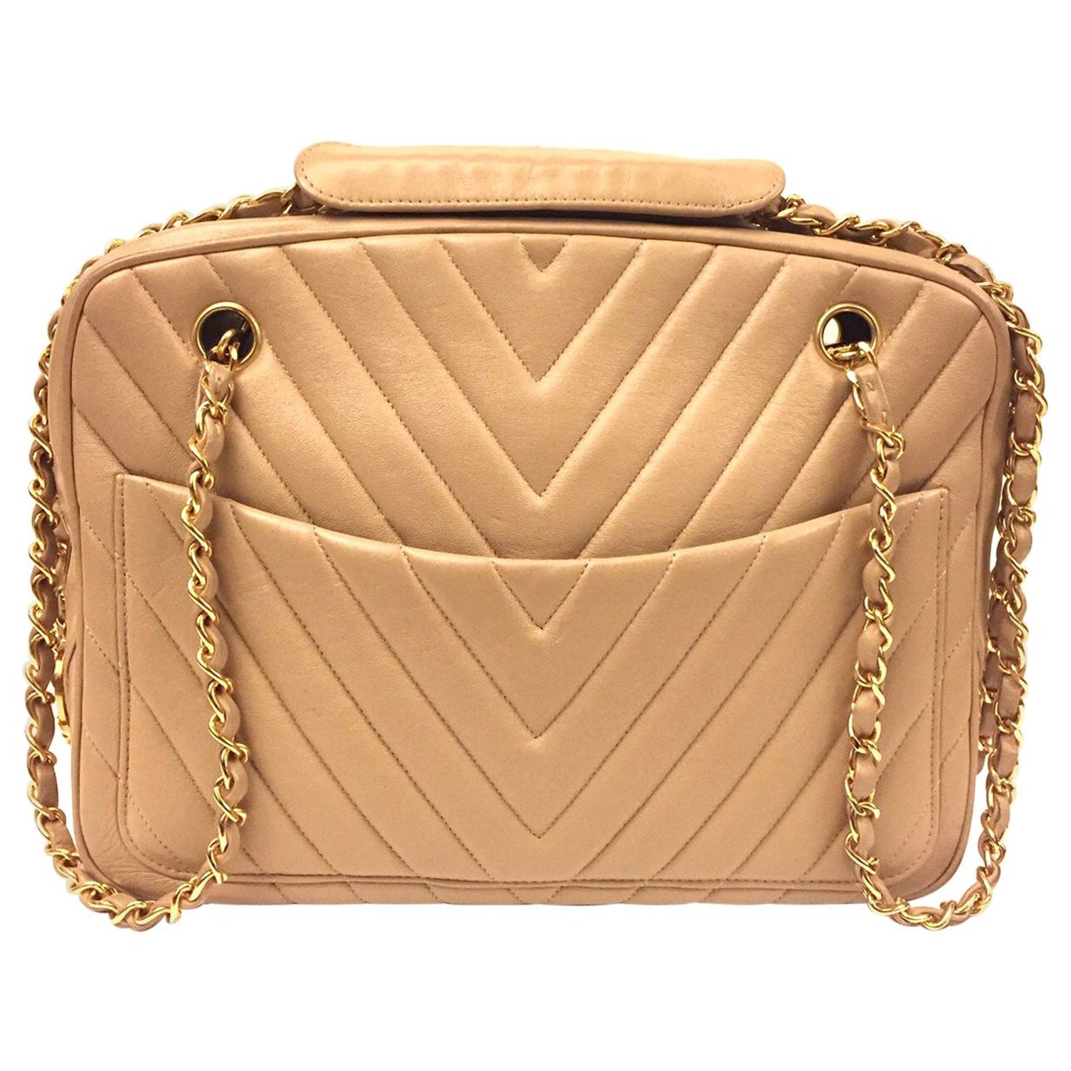 Chanel beige chevron shoulder bag For Sale at 1stDibs | chanel beige bag