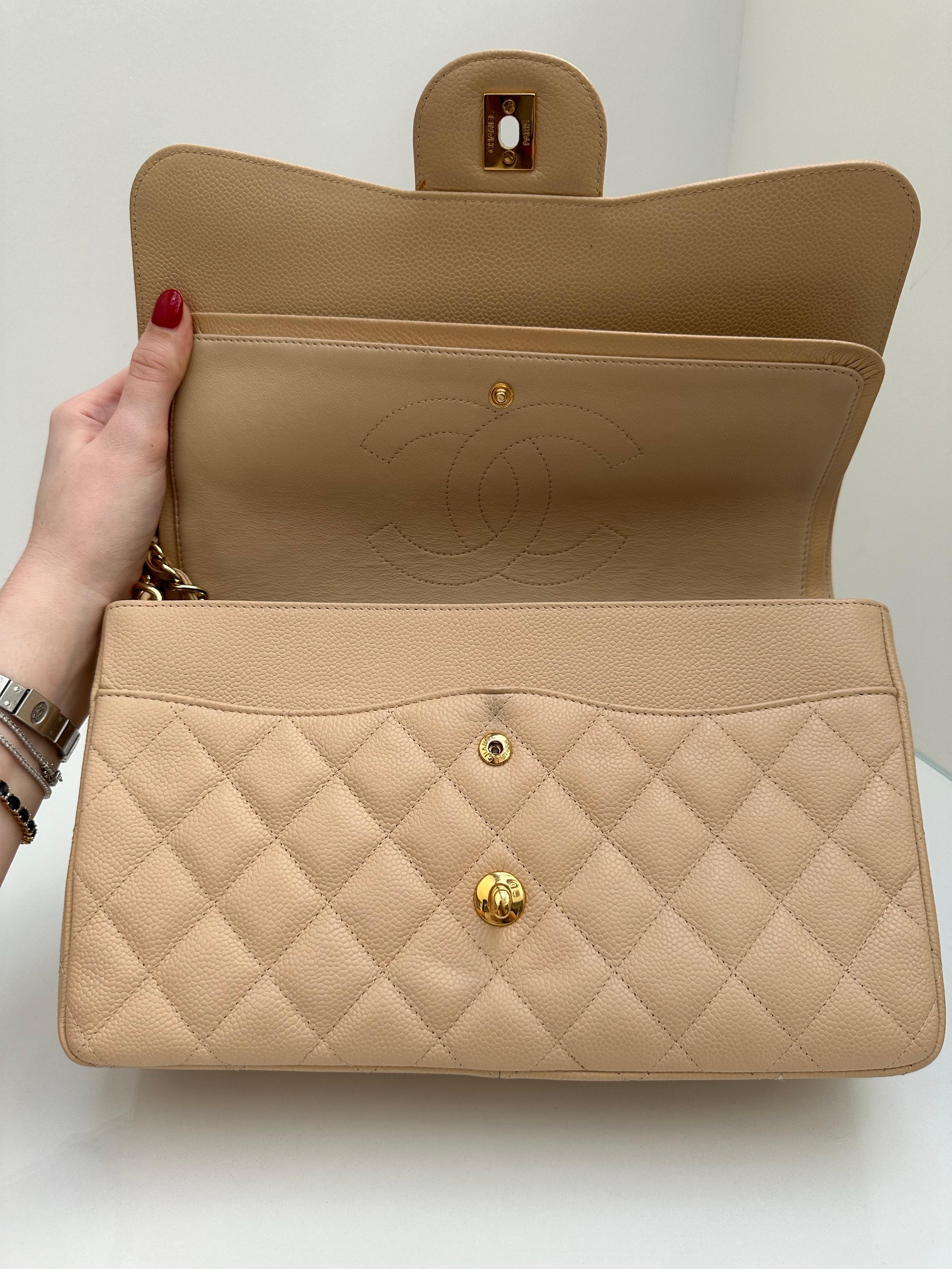 Chanel Beige Clair Jumbo Classic Doppelte Klappe Kaviar Gold Hardware im Angebot 7