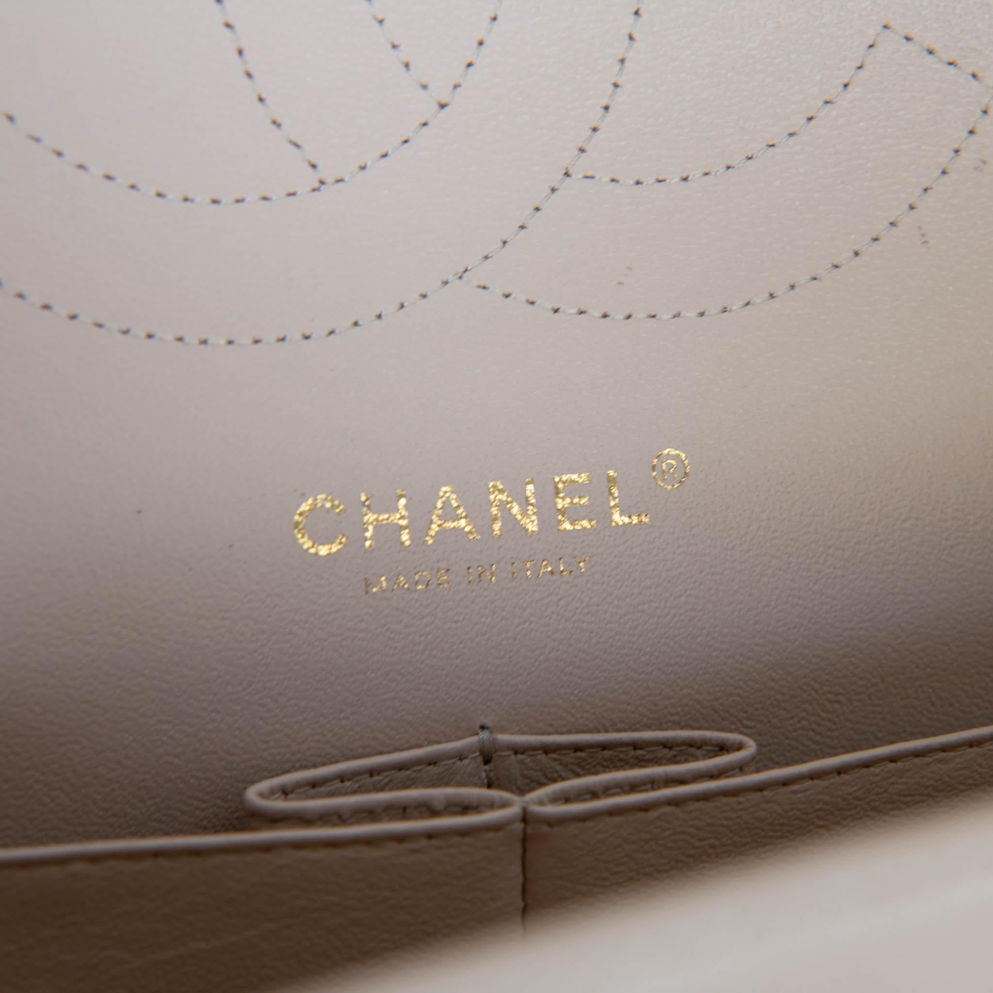 Chanel Beige Clair Piel de Cordero Jumbo Doble Solapa Herrajes Dorados 4