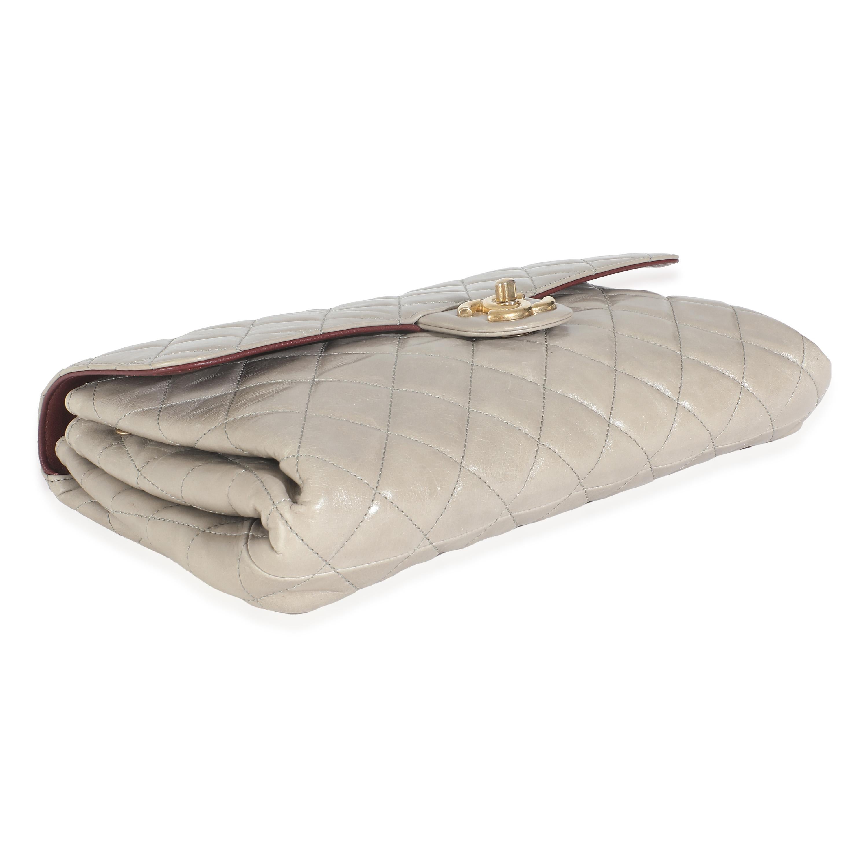 Chanel Jumbo 3 Flap en cuir de veau beige craquelé en vente 2