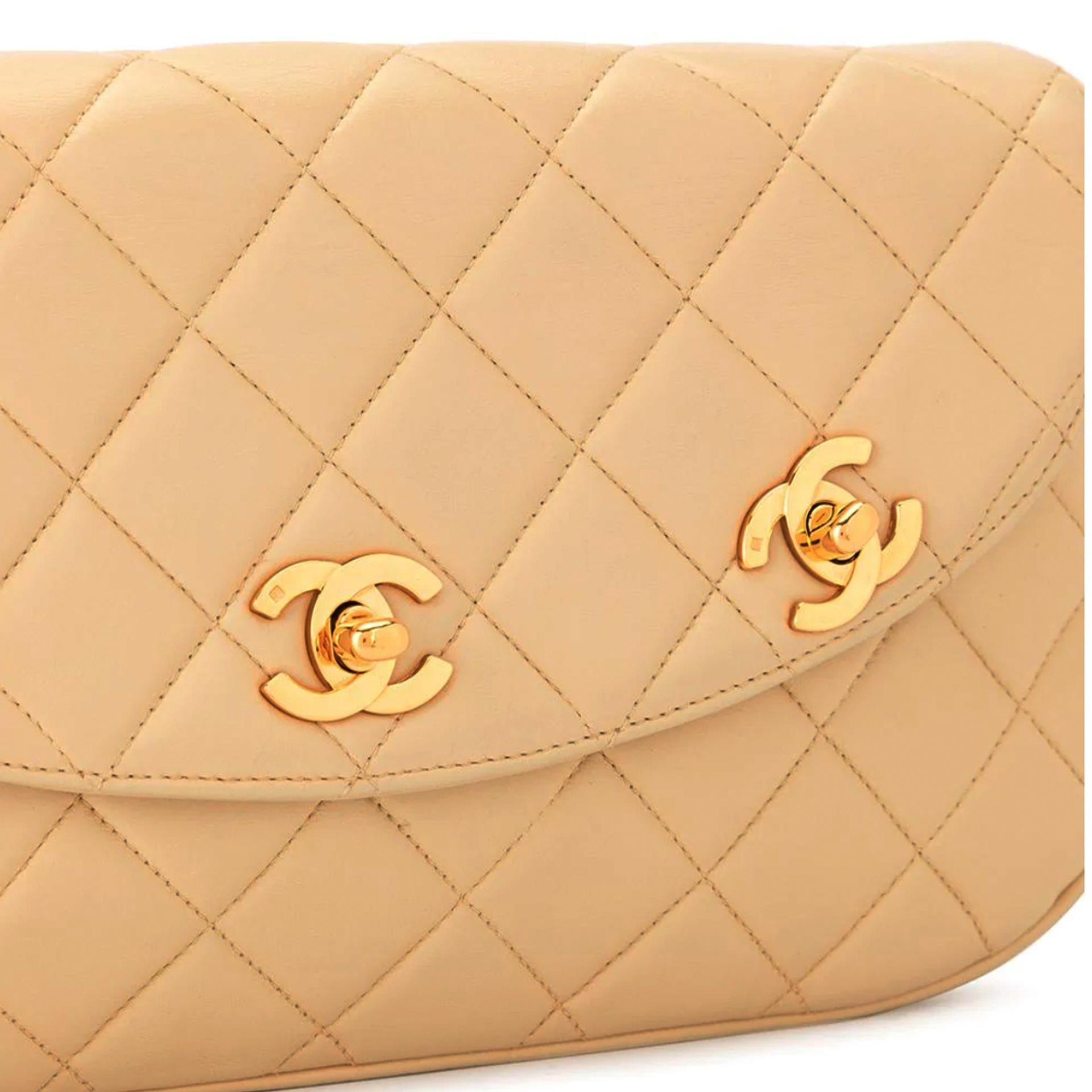 Chanel Beige Cream Triple CC Turnlock Convertible Flap Clutch Shoulder Bag In Good Condition For Sale In Miami, FL