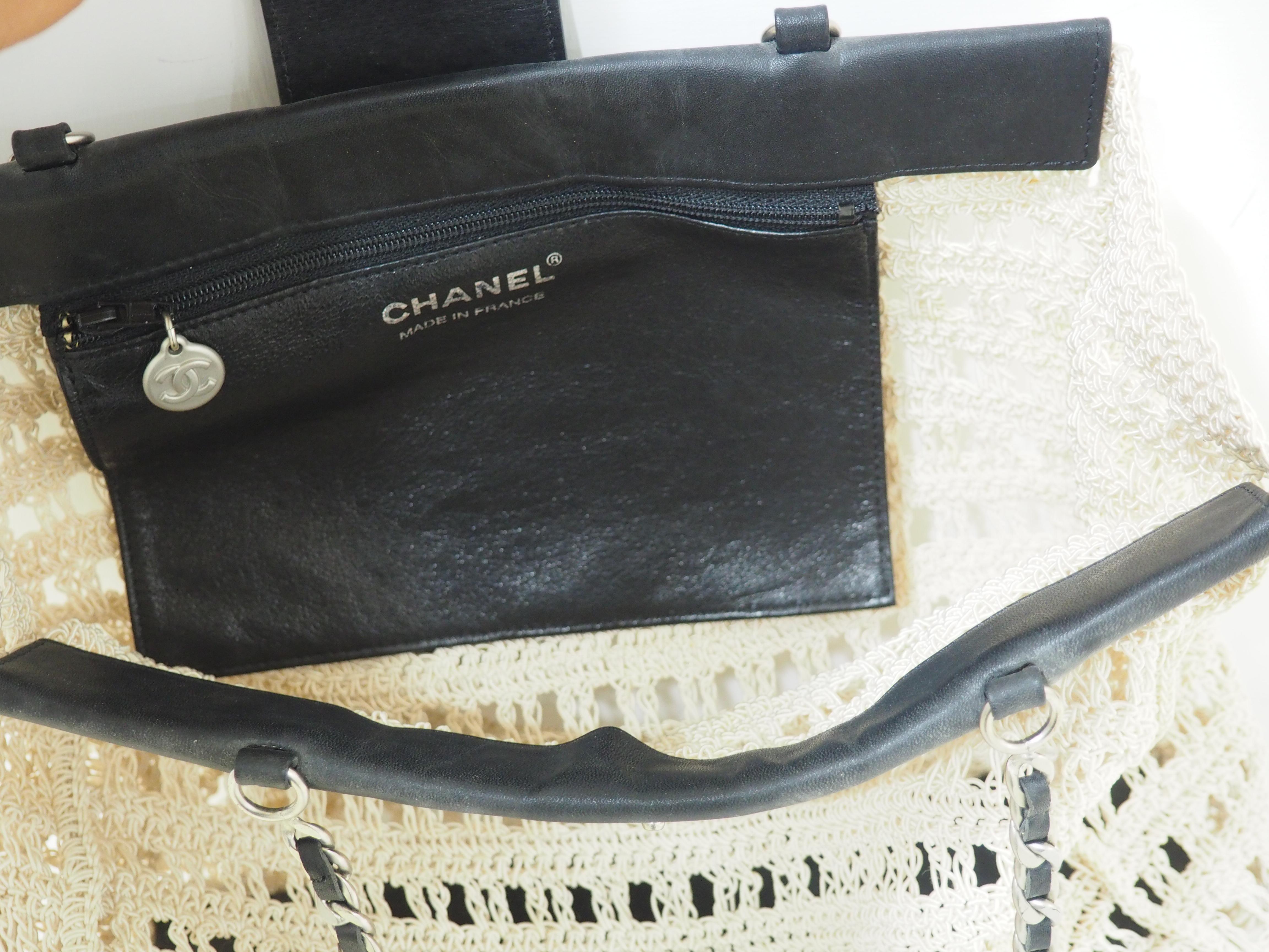 Women's or Men's Chanel Beige crochet black leather shoulder bag