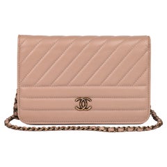 CHANEL Beige Diagonal gesteppt Ziegenleder Brieftasche an Kette WOC