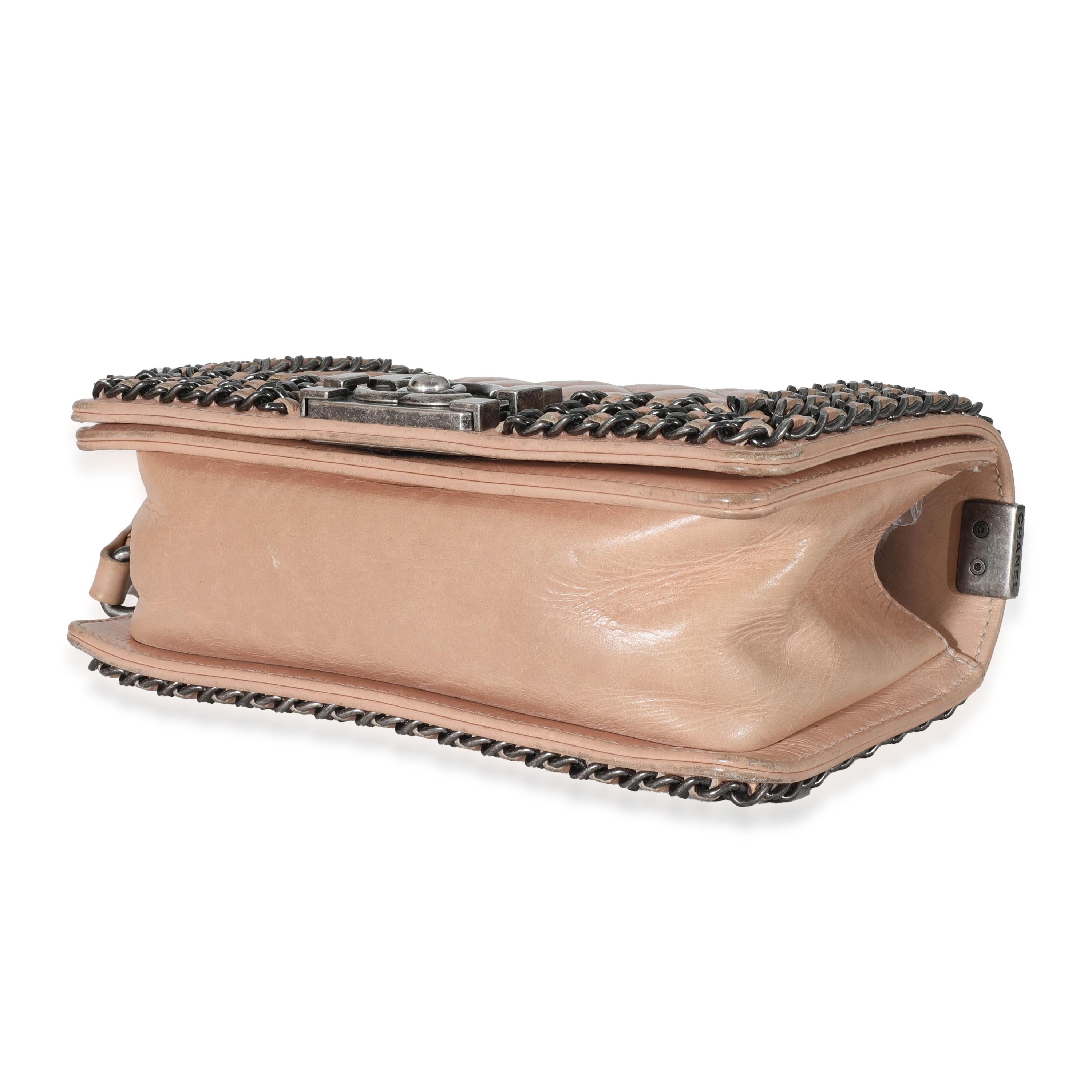 Chanel - Petit sac à main en cuir de veau glacé beige avec chaînette Pour femmes en vente
