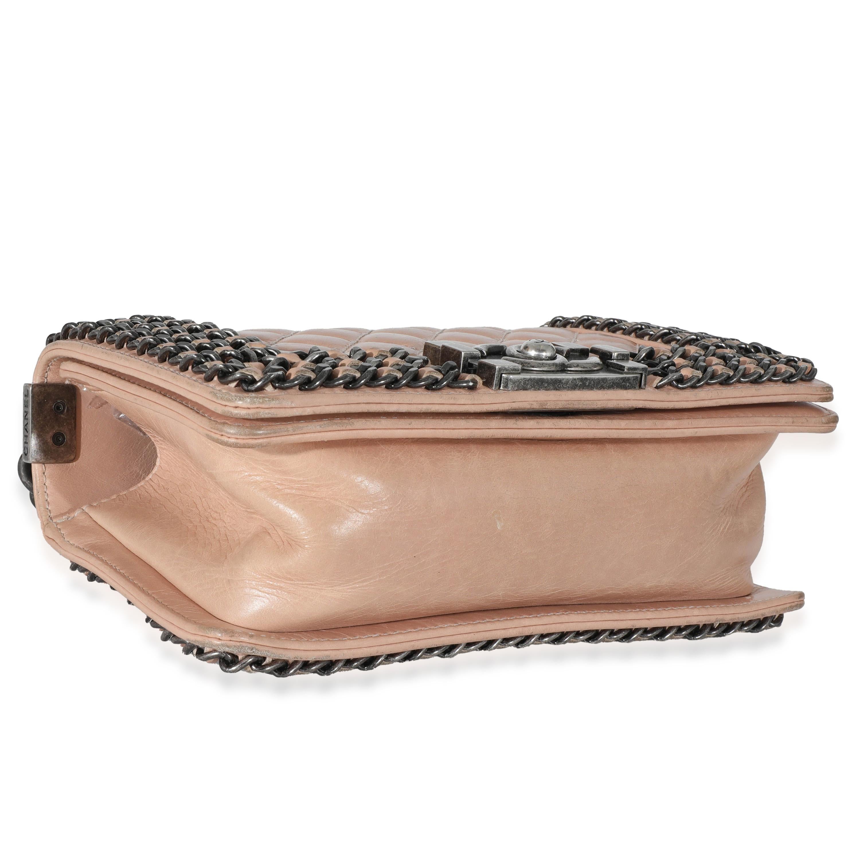 Chanel - Petit sac à main en cuir de veau glacé beige avec chaînette en vente 1
