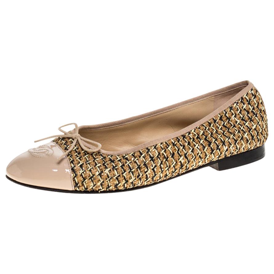 Chanel Beige/Gold Tweed Fabric And Leather CC Cap Toe Bow Ballet Flats Size 39.5