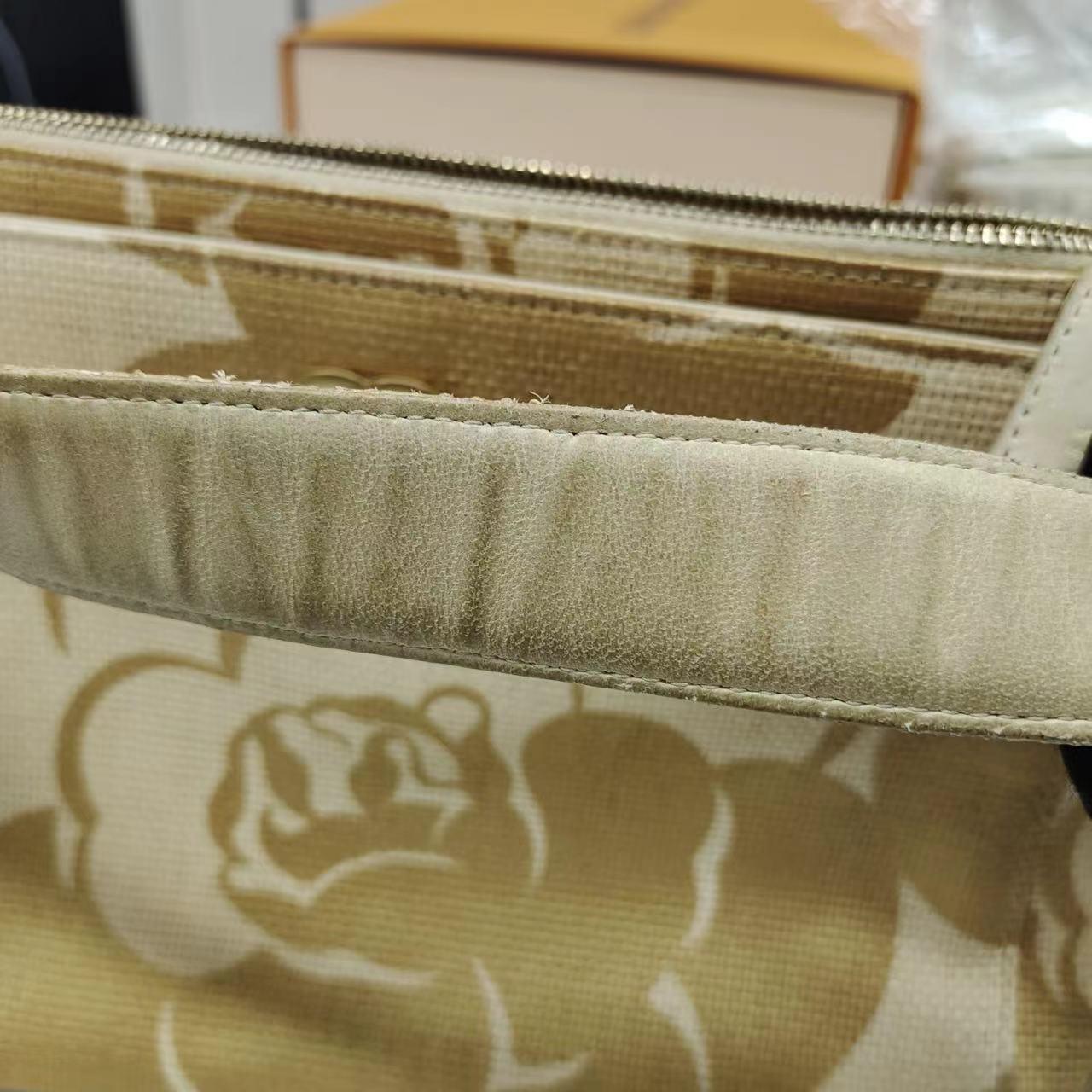 Chanel Beige Gold Woven Raffia Camellia Print Shoulder Bag, 2003-2004 7