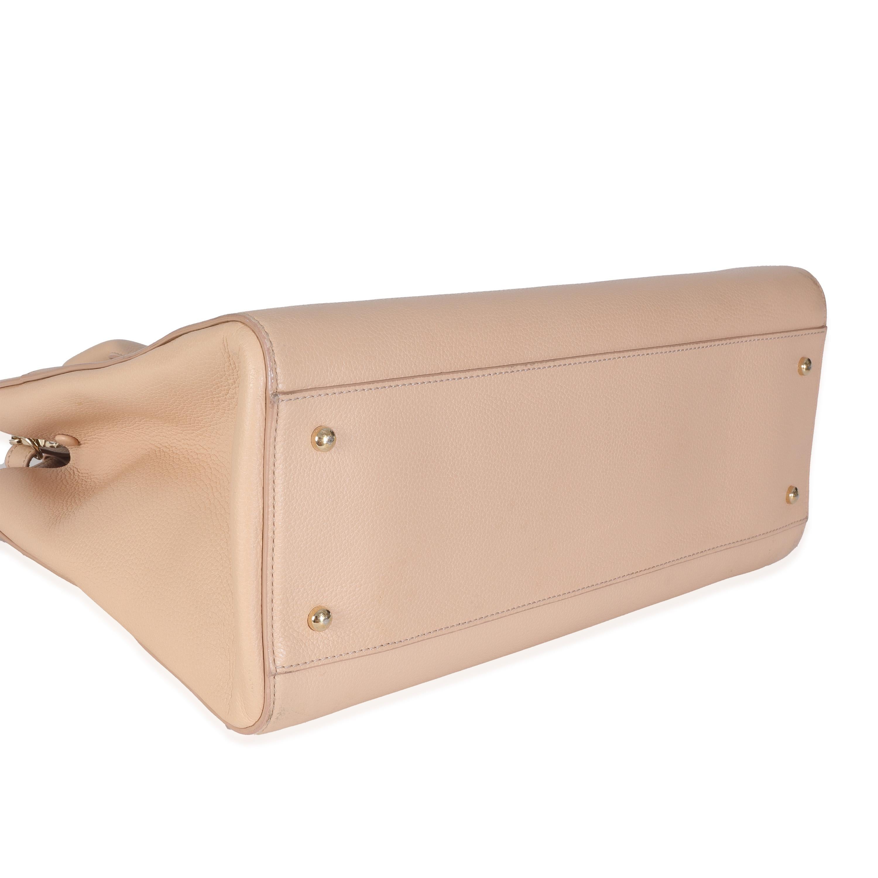 Chanel Large Neo Executive Shopper Tote en cuir de veau grainé beige Excellent état - En vente à New York, NY