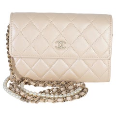 Chanel Beige Iridescent Quilted Lambskin Paris Hamburg Pearl Clutch With Chain