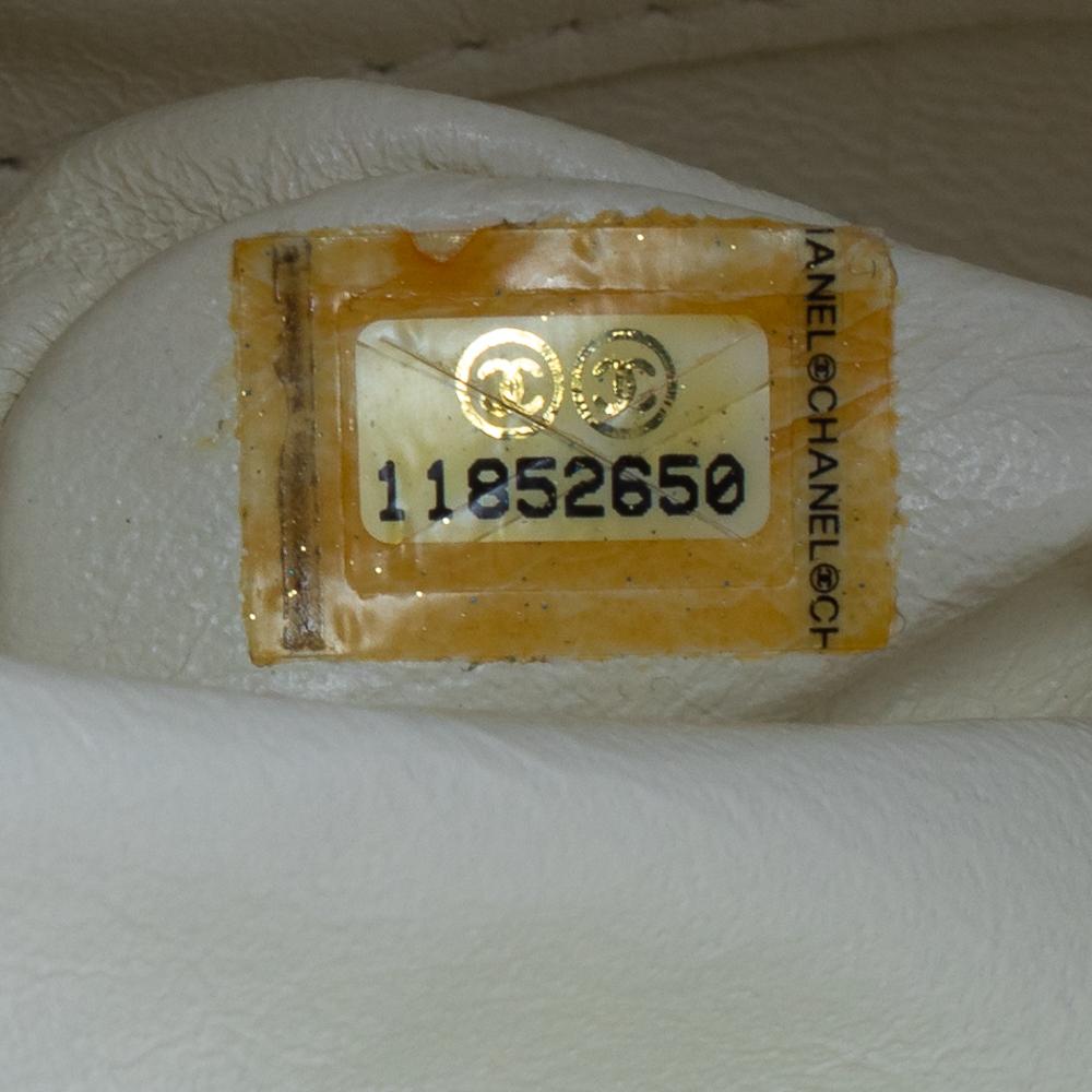 Chanel Beige/Elfenbein Gesteppte Canvas Faux Pearl Double Flap Umhängetasche 7