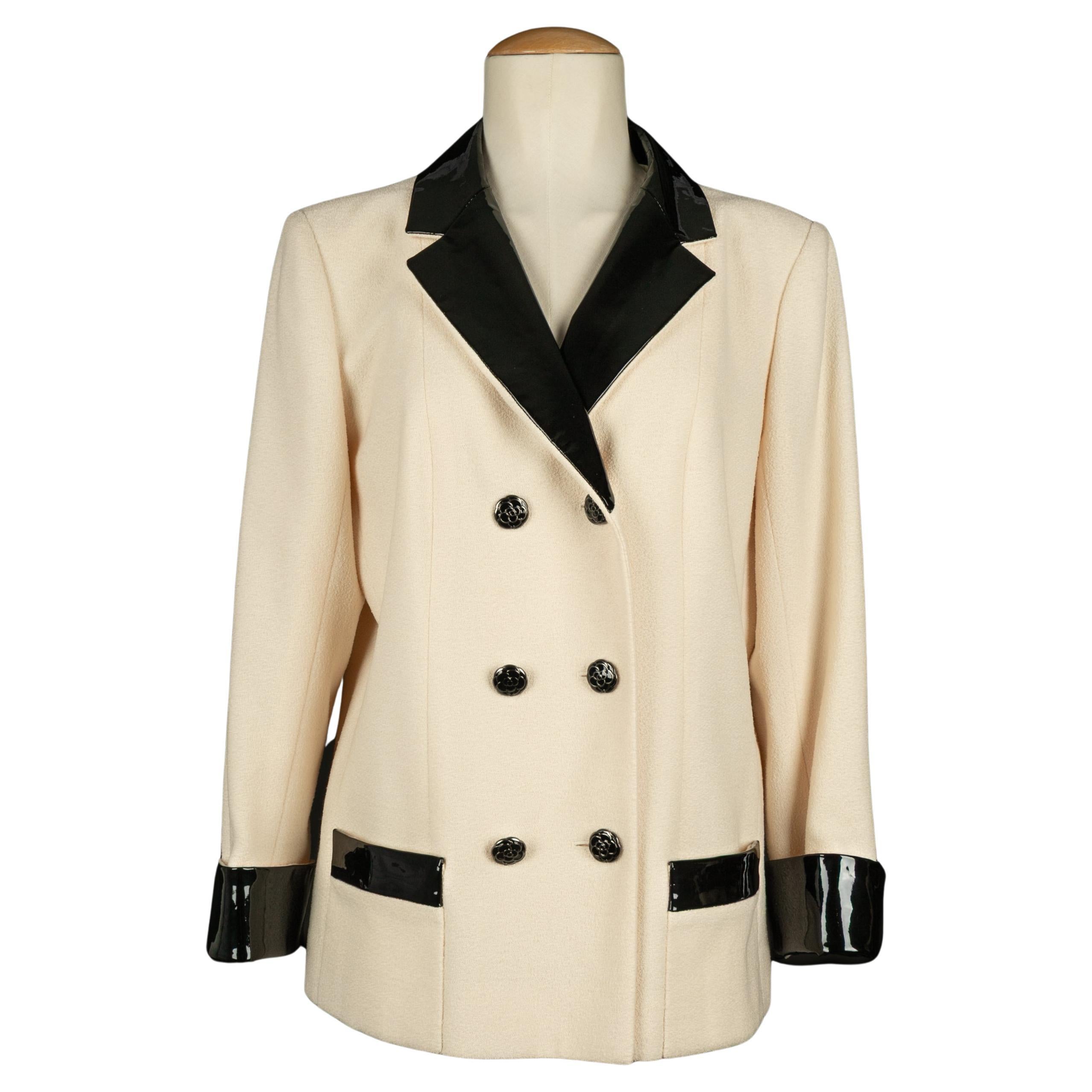 Giacca beige Chanel inverno 2015