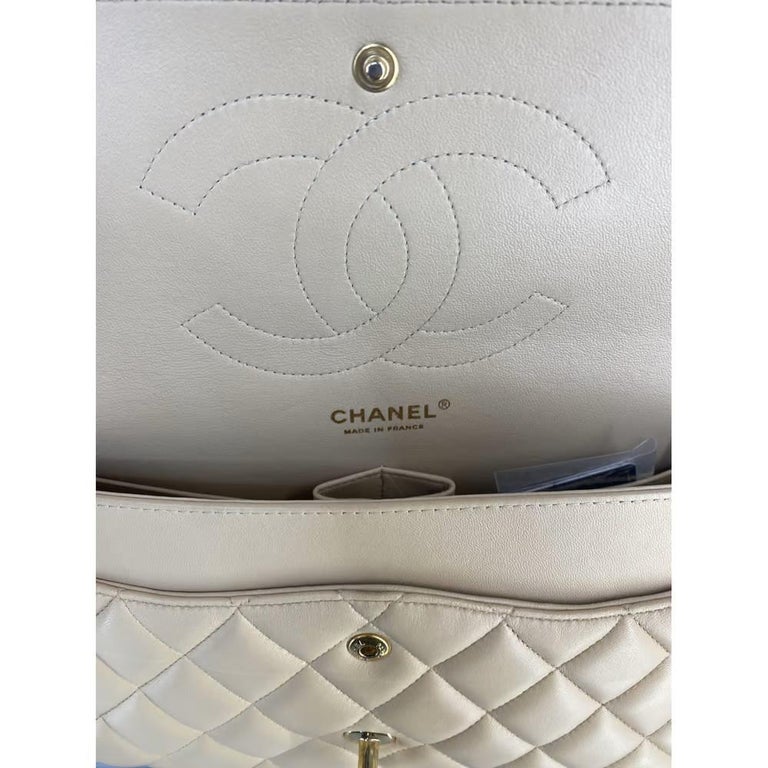 Chanel beige jumbo Shoulder bag For Sale at 1stDibs