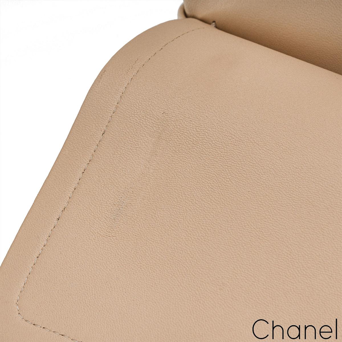 Chanel Beige Lambskin Jumbo Classic Double Flap Bag GHW For Sale 4