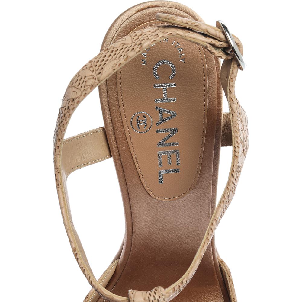 Chanel Beige Laser Cut Floral Leather CC T-Strap Slingback Sandals Size 39.5 1