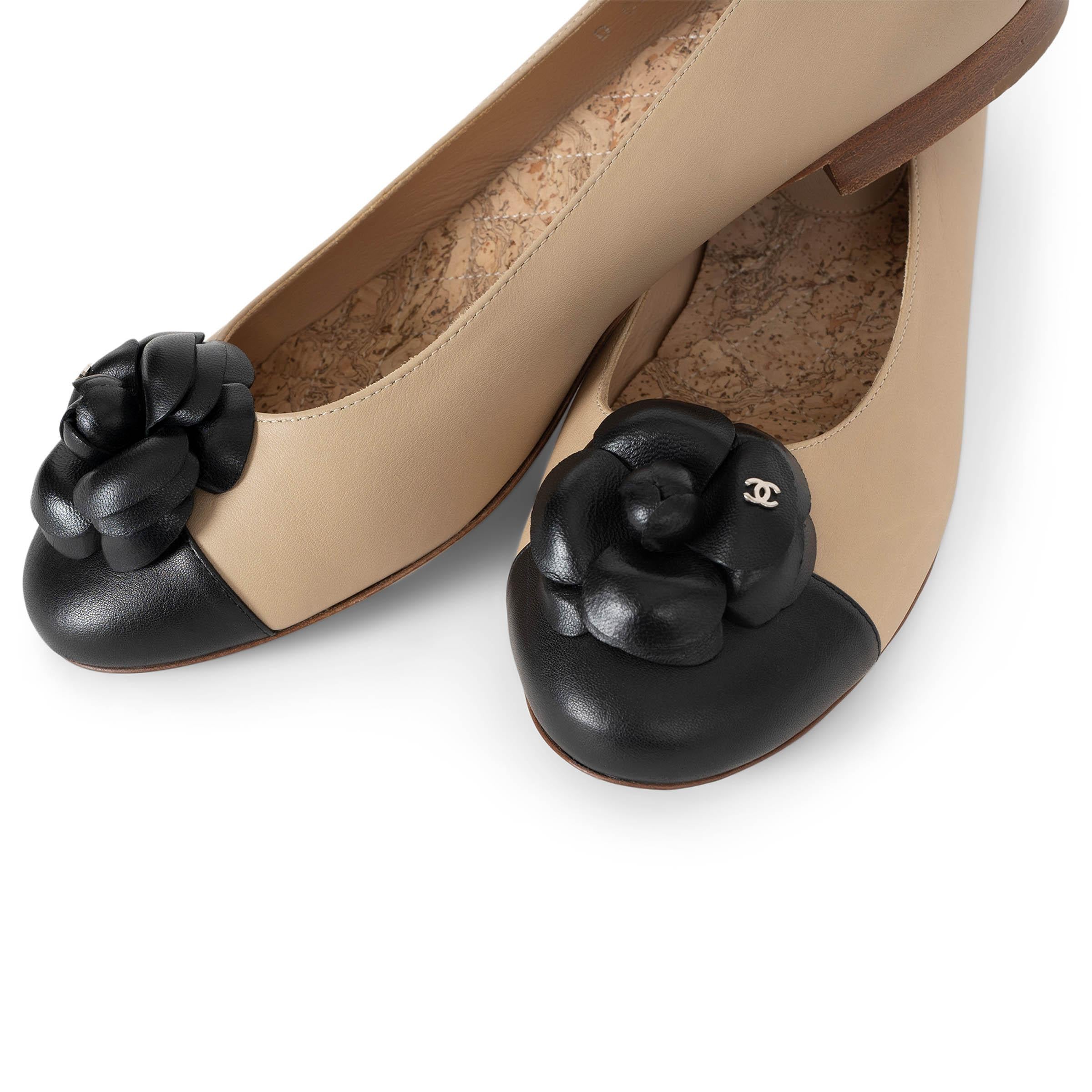 CHANEL beige leather 14C SINGAPORE CAMELLIA Ballet Flats Shoes 39.5 2