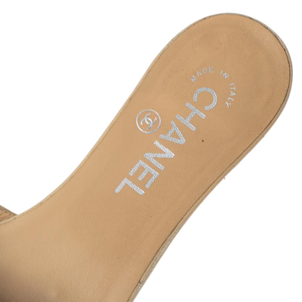 Women's Chanel Beige Leather Camellia Flat Slides Size 37