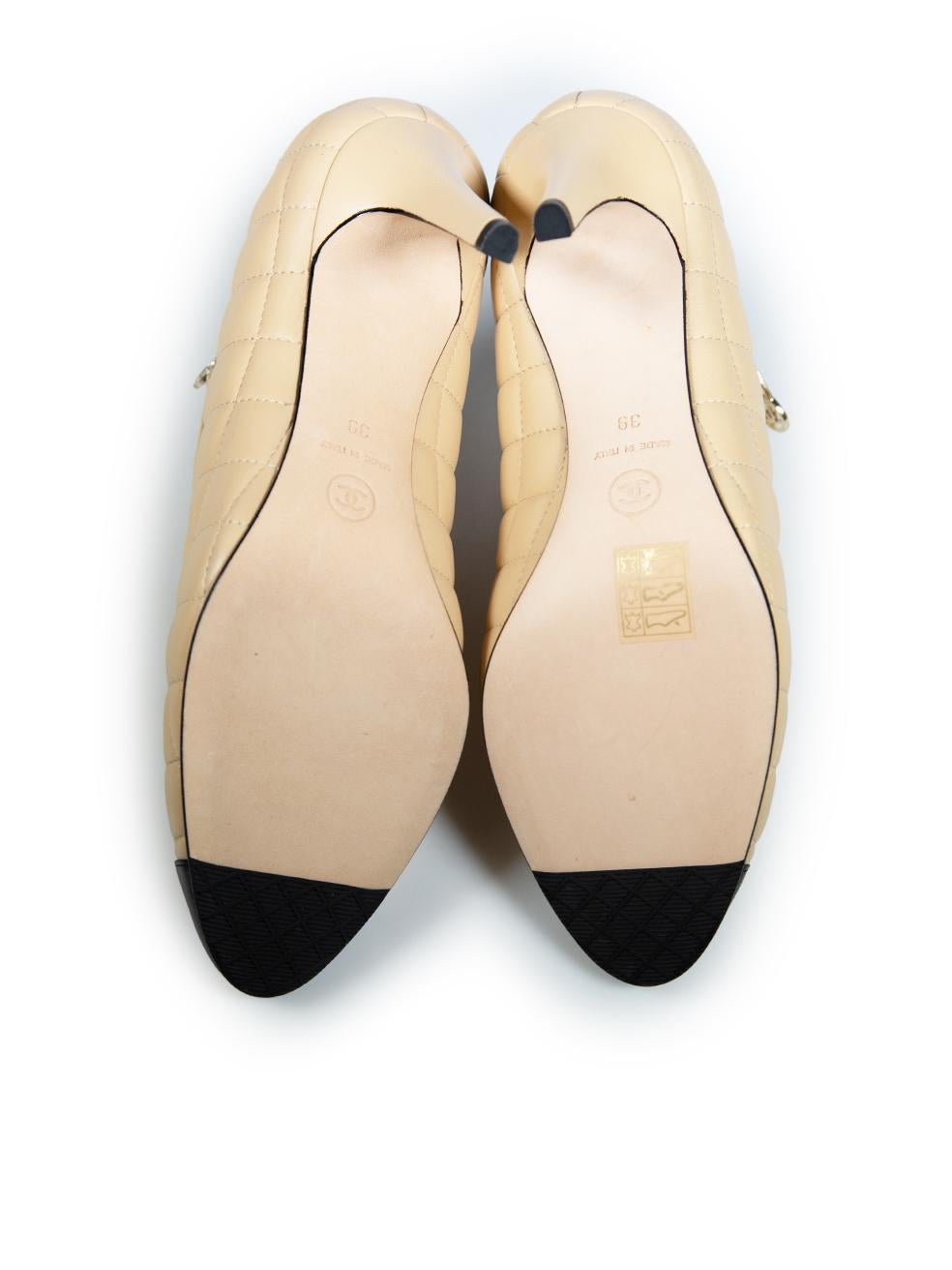 Chanel Beige Leather Cap-Toe Quilted Boots Size IT 39 In Good Condition In London, GB