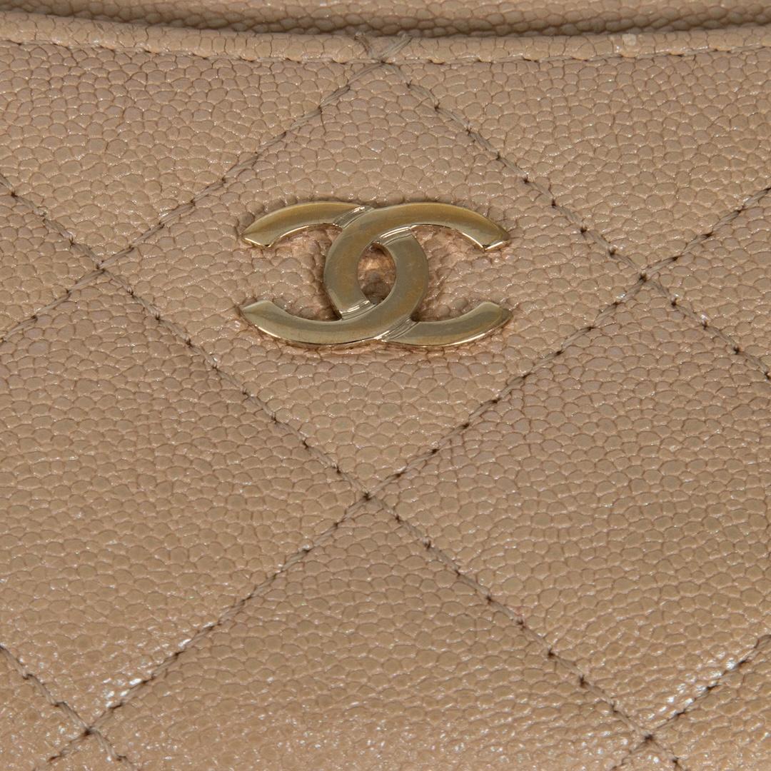 Chanel Beige Leather CC Card Holder For Sale 1