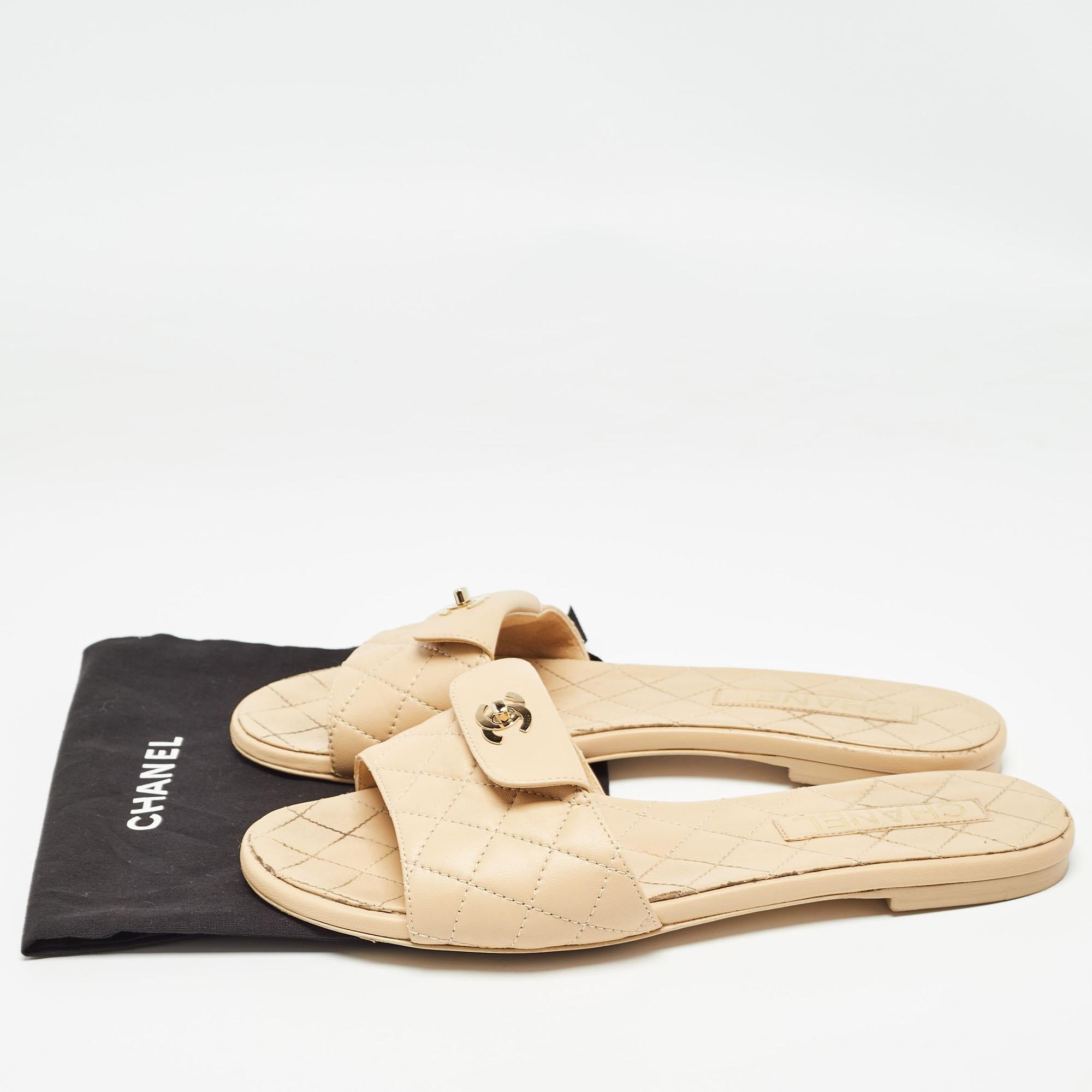 Chanel Beige Leather CC Turnlock Flat Slide Size 40 5