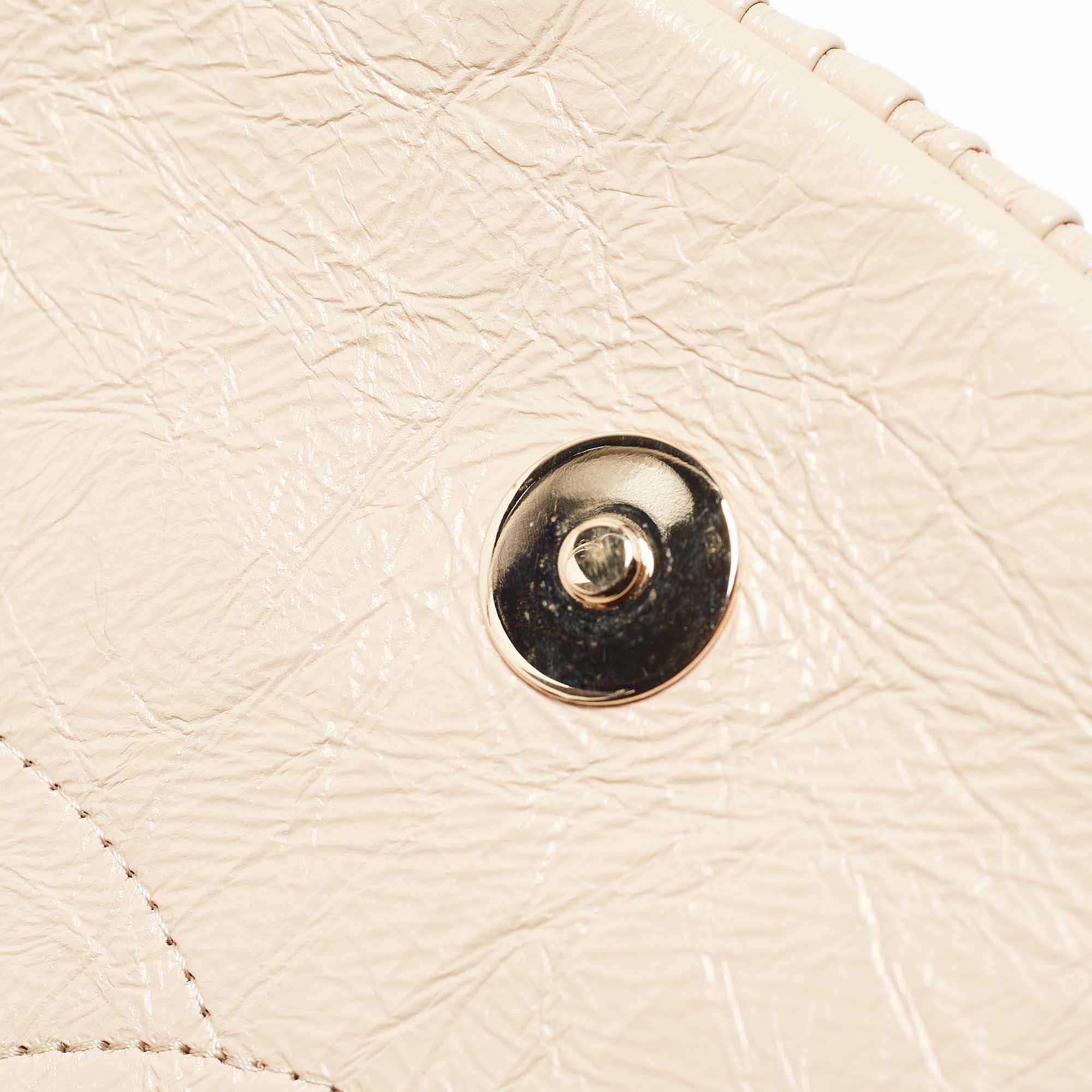 Chanel pochette à rabat Coco Pleats en cuir beige en vente 8