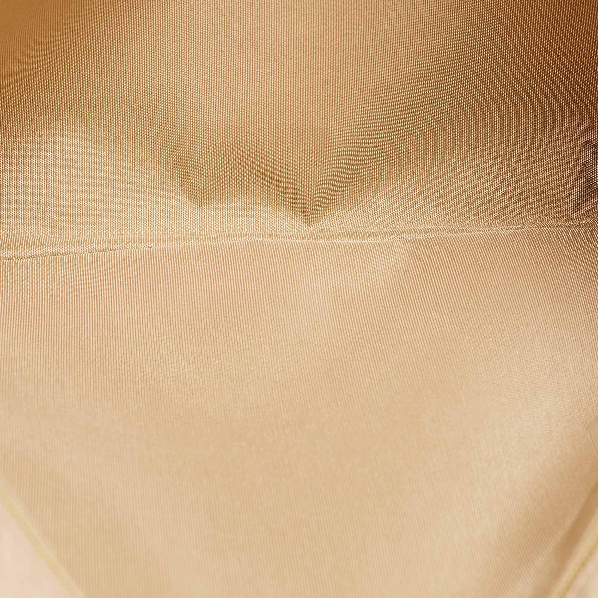 Chanel pochette à rabat Coco Pleats en cuir beige en vente 5