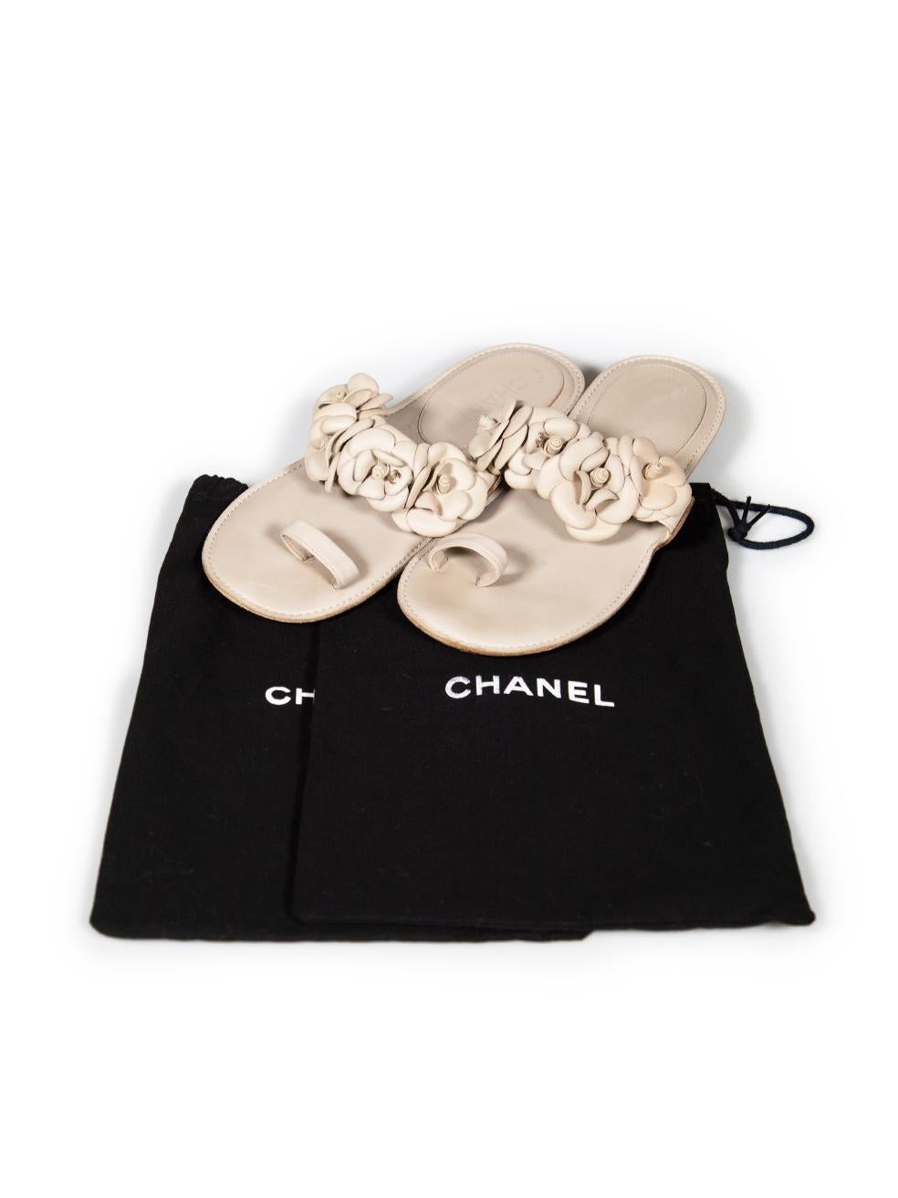 Chanel Beige Leather Floral Sandals Size IT 37 For Sale 2