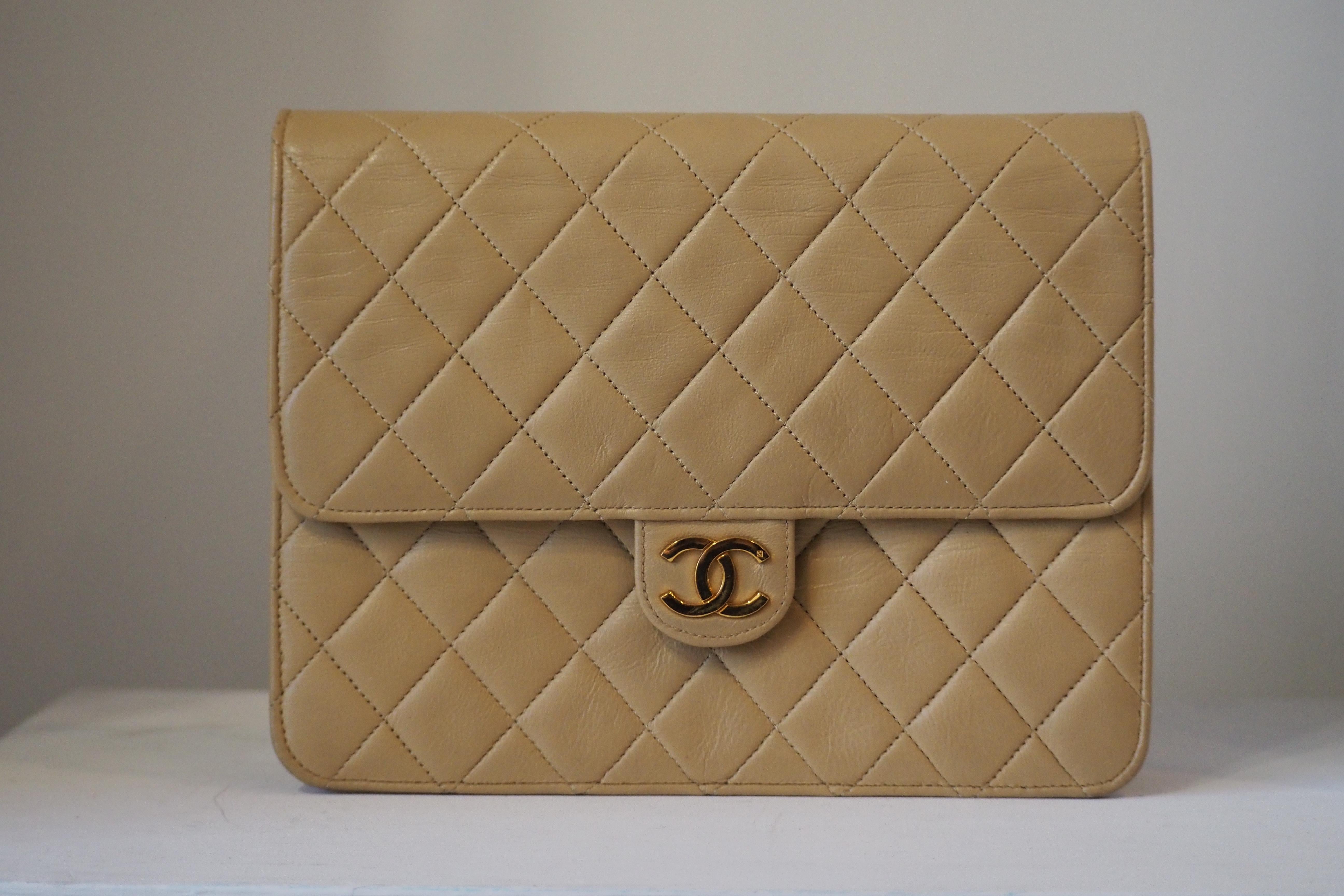 Brown Chanel beige leather gold hardware shoulder handle bag