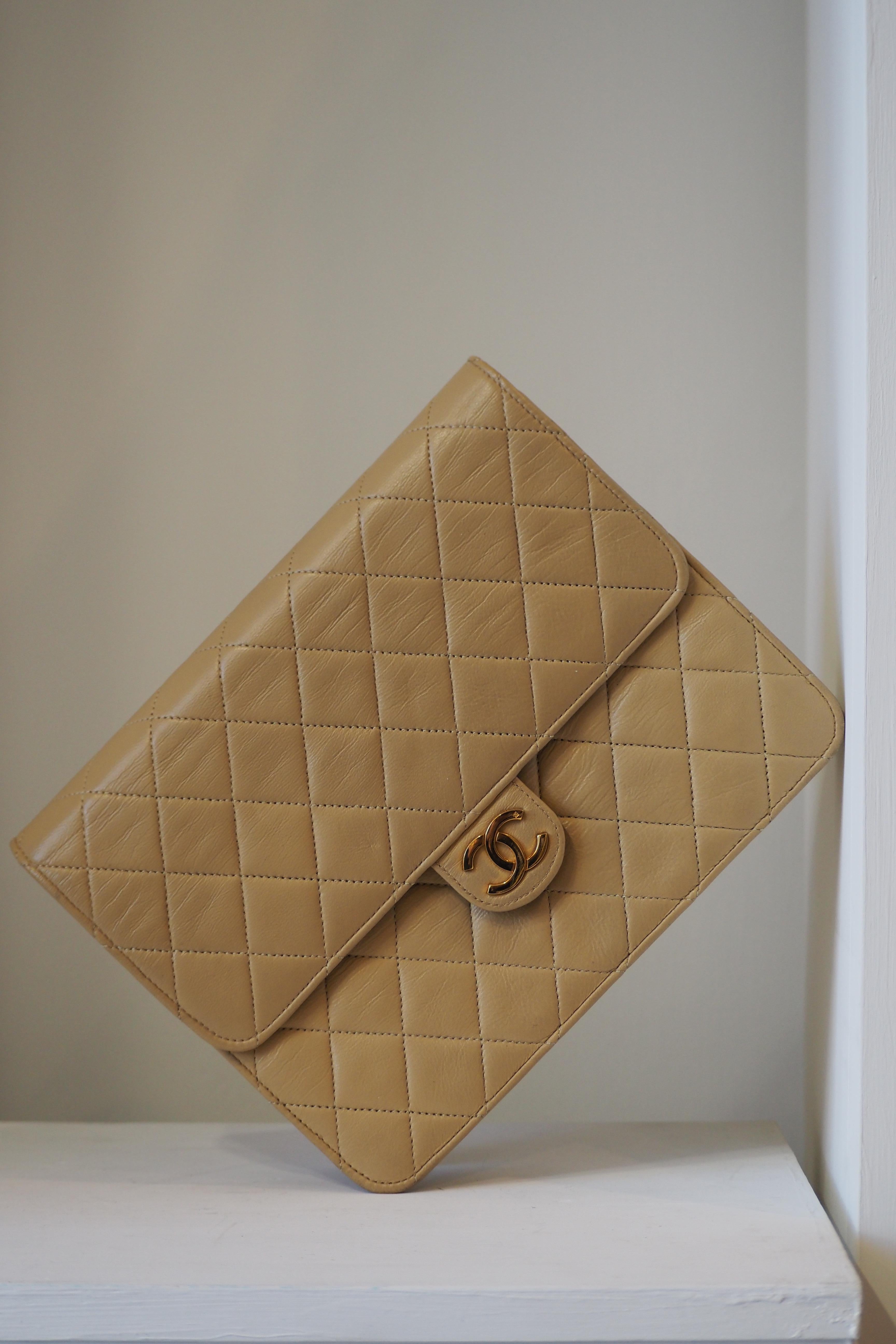 Chanel beige leather gold hardware shoulder handle bag 4