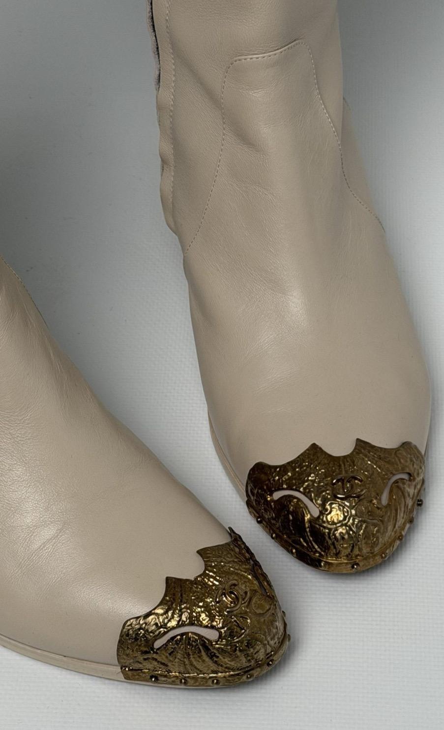 Chanel Beige Cuero Paris Dallas Metal Cap Toe Thigh High Boots/Bootie Sz. 40 en venta 1