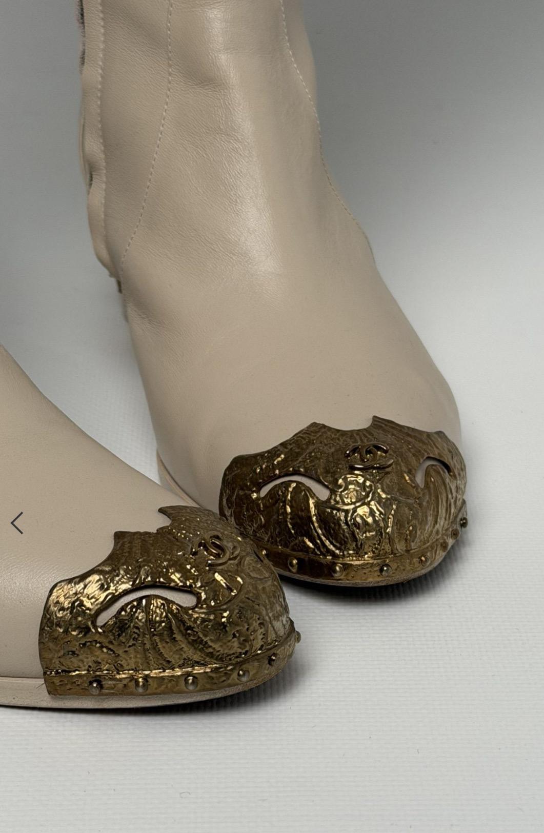 Chanel Beige Cuero Paris Dallas Metal Cap Toe Thigh High Boots/Bootie Sz. 40 en venta 2