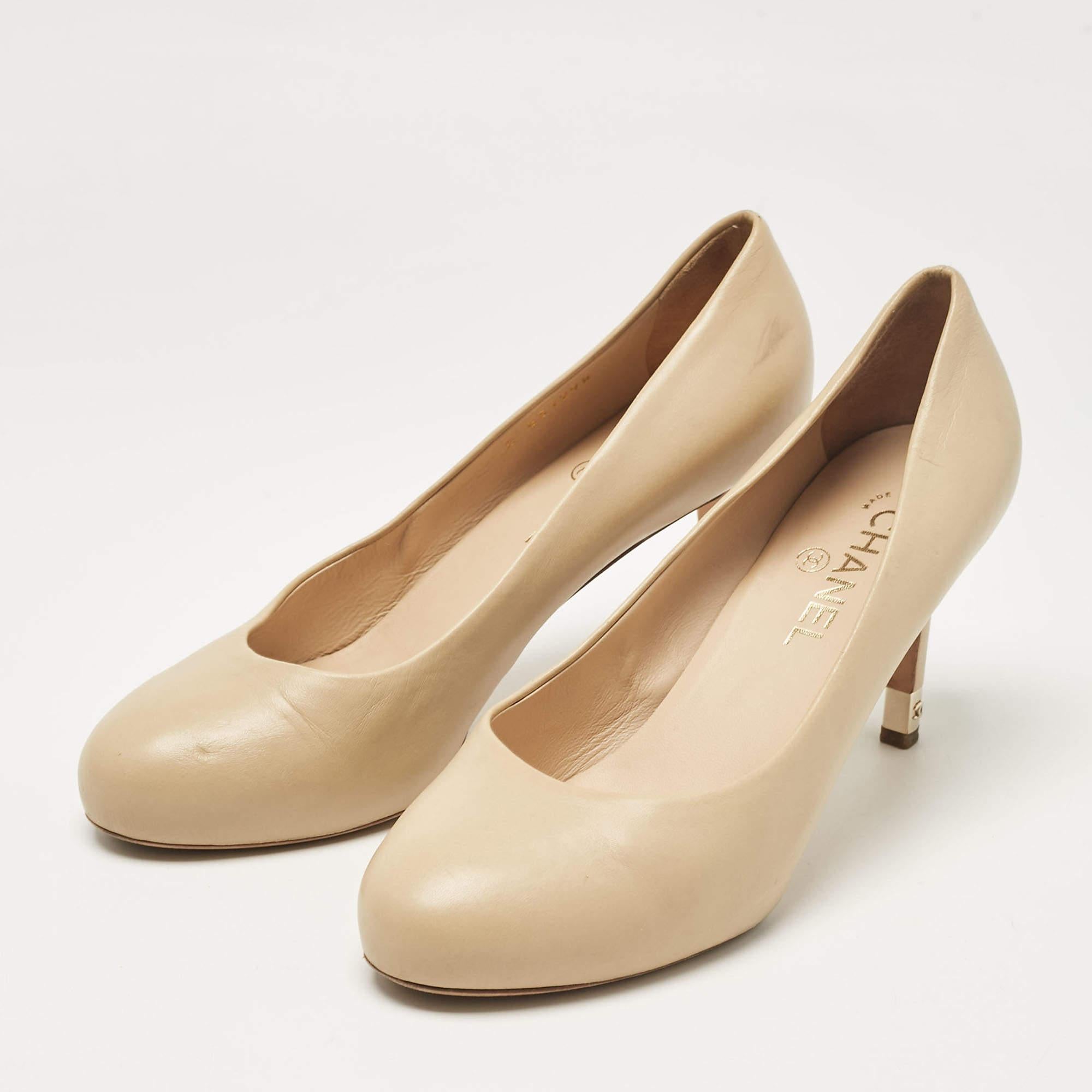 Make a chic style statement with these designer pumps. They showcase sturdy heels and durable soles perfect for your fashionable outings