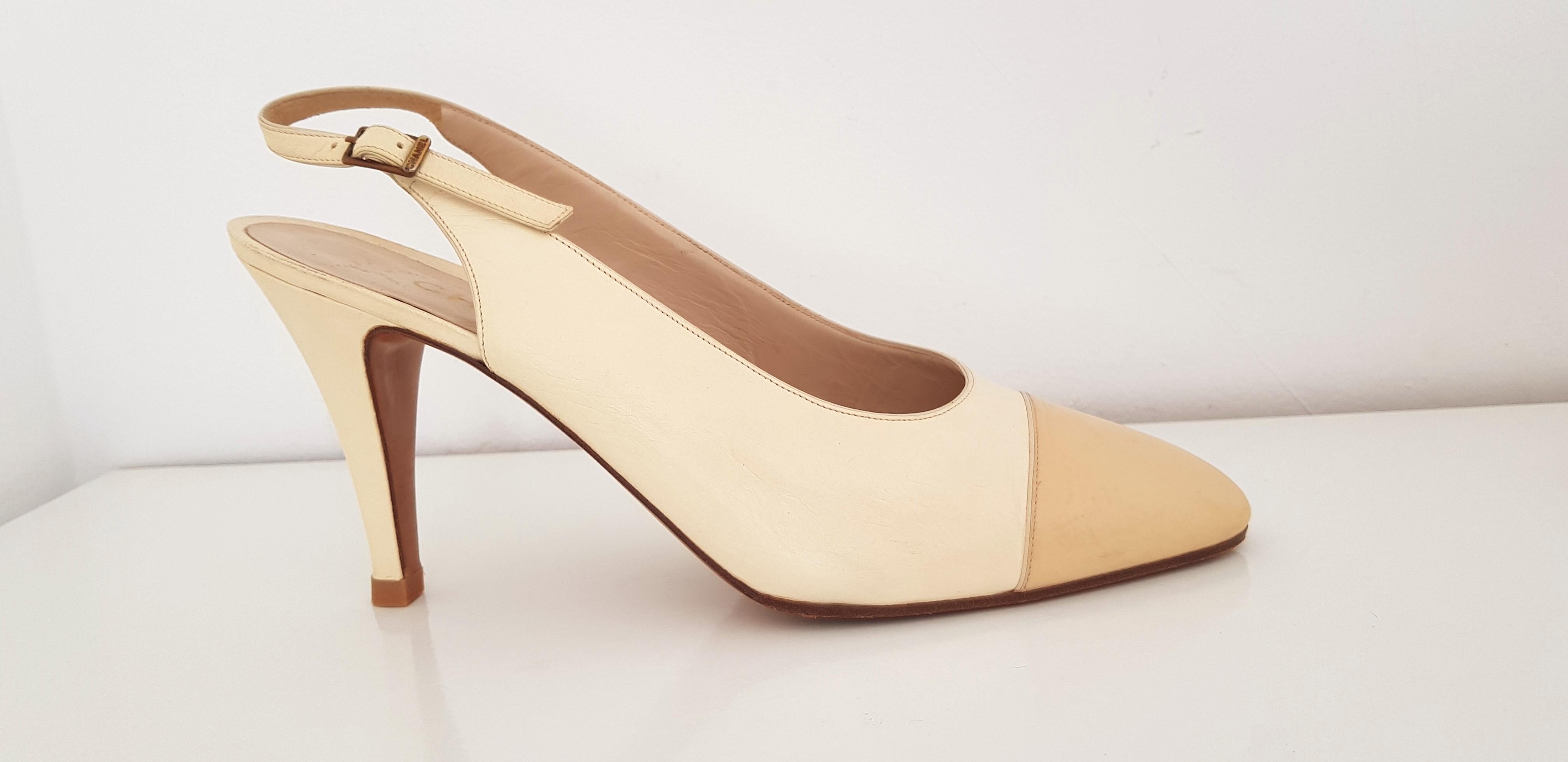 Chanel Leather Slingback Heels.
Colors: Light beige and light caramel.
Conditions: Excellent
Heel height: 8 cm
Size 40
Made in Italy