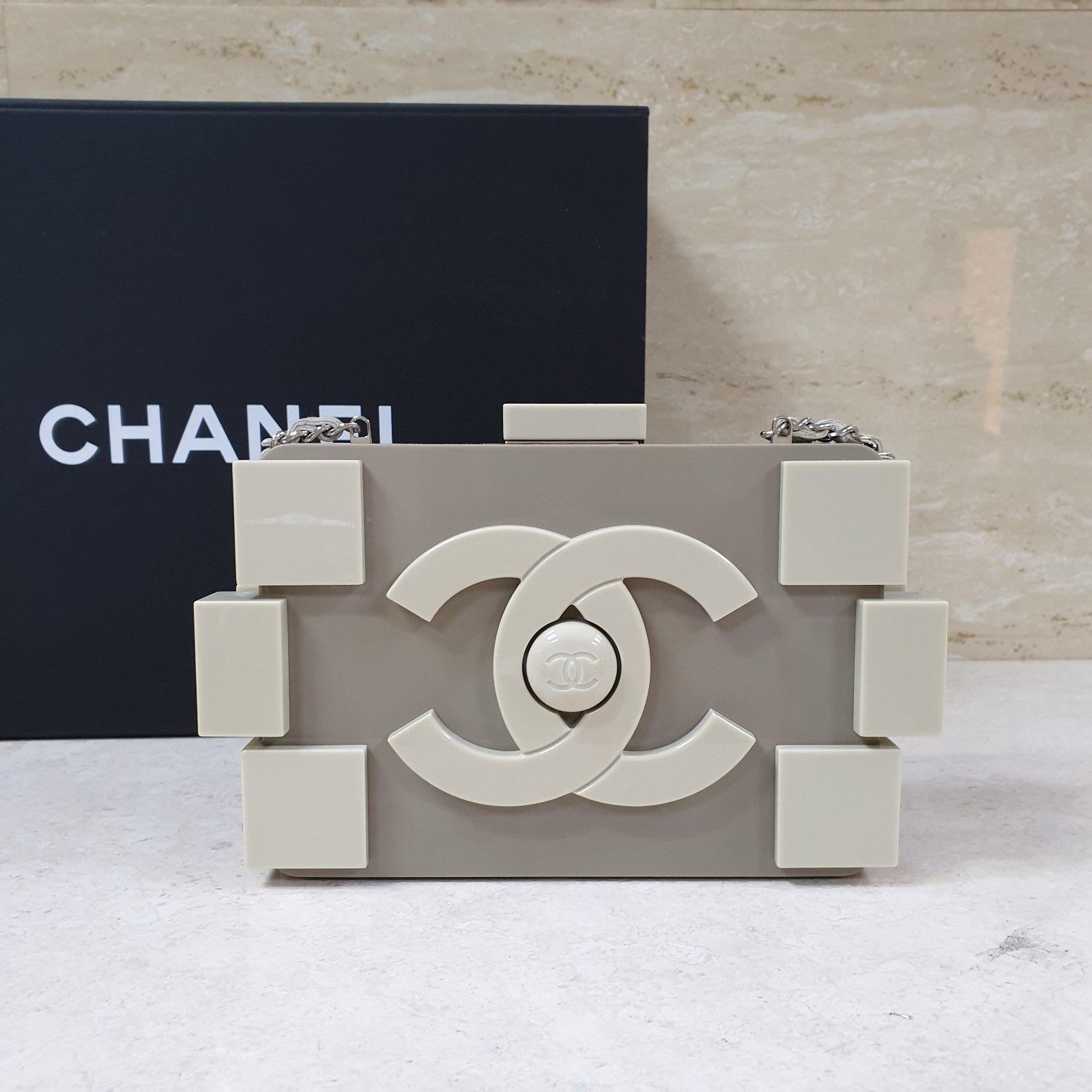 Chanel Beige Légo clutch bag In Excellent Condition In Krakow, PL