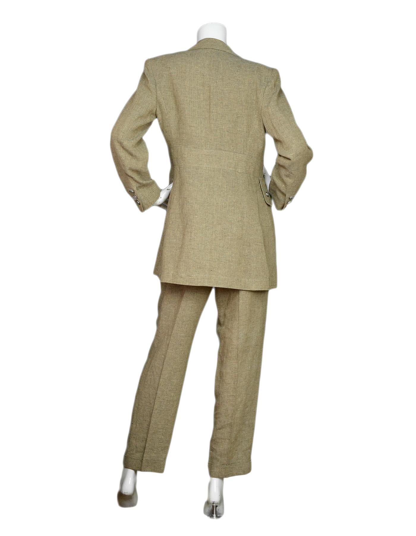 Chanel Beige Linen Jacket/Pant Suit Set Sz 40

Made In: France
Color: Beige
Materials: 100% linen
Lining (of jacket): 100% silk with CC pattern 
Hardware: Silvertone 