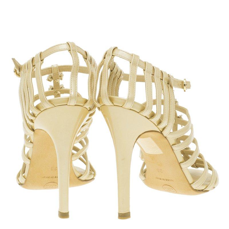 Chanel Beige Patent Bow Embellished Cage Sandals Size 36 In Good Condition In Dubai, Al Qouz 2