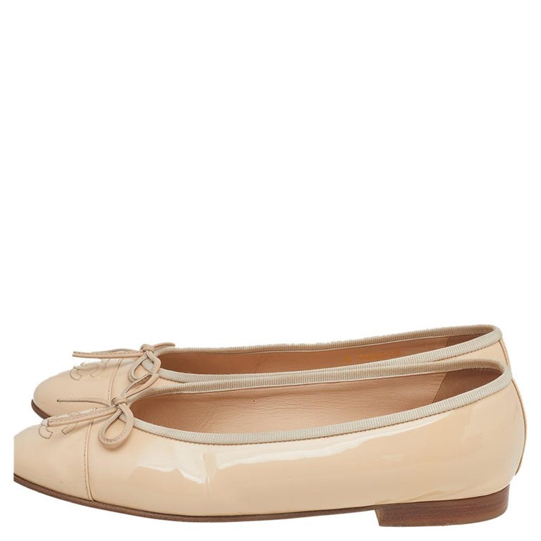 Chanel Beige Patent Leather CC Bow Ballet Flats Size 38.5 at 1stDibs