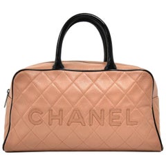 Chanel Chanel Boston Reisetasche aus gestepptem Kalbsleder in Beige
