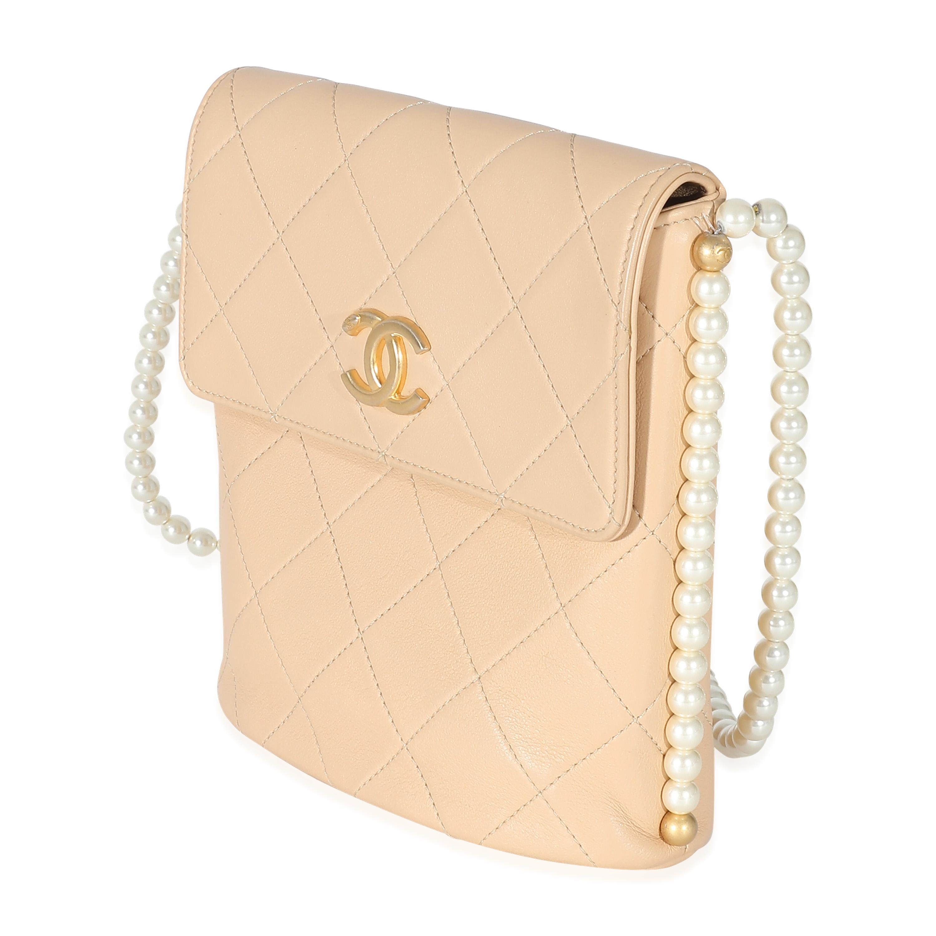 Chanel Beige Quilted Calfskin Small Pearl Chain Hobo In Excellent Condition For Sale In New York, NY