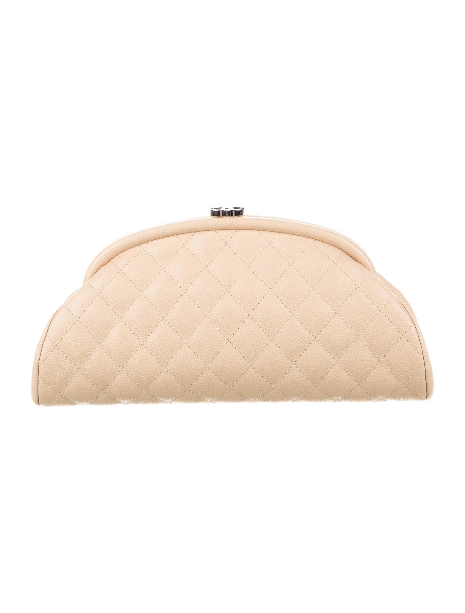 Chanel Beige Trapuntato Caviale CC Diamante Clutch in vendita 1