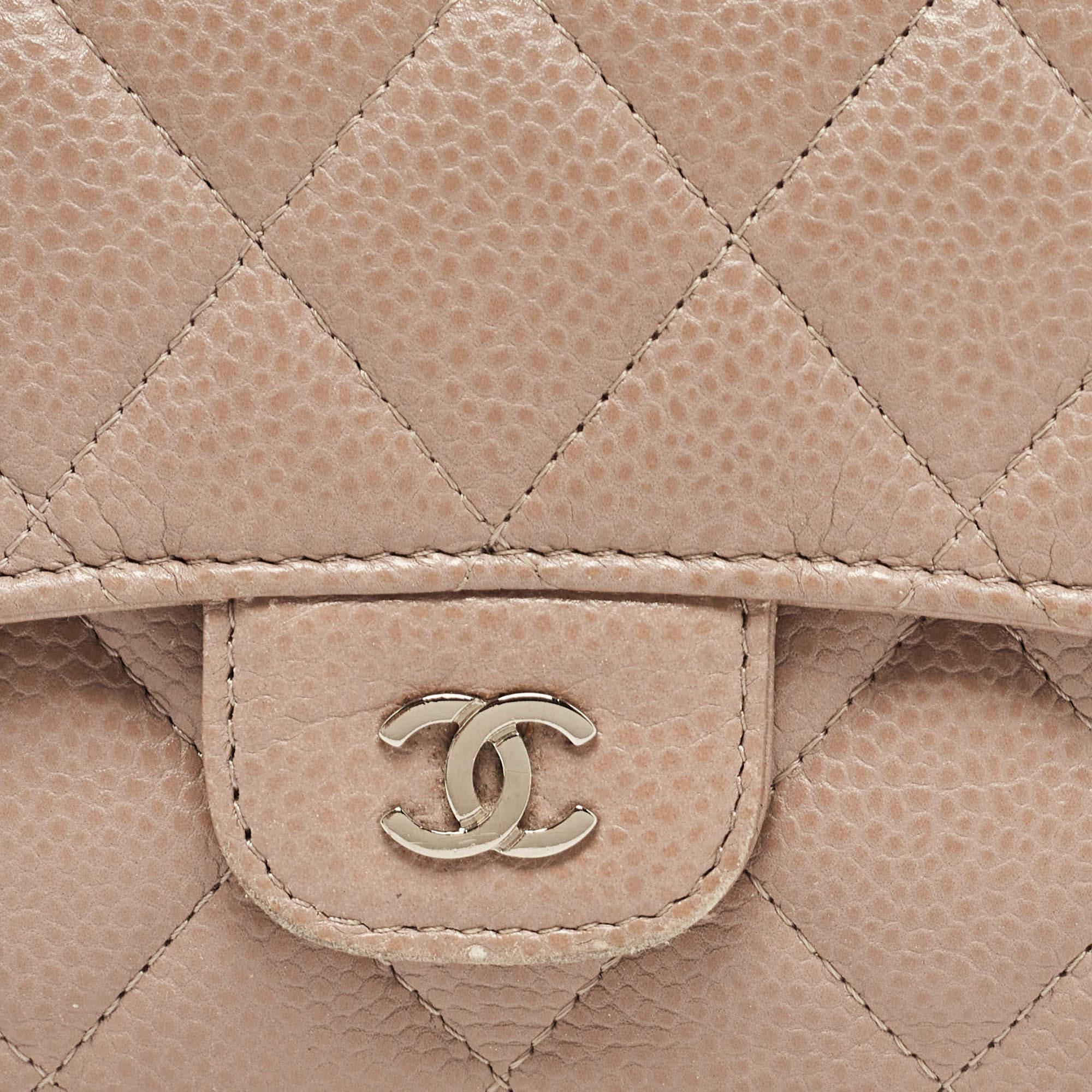 Chanel Beige gesteppt Kaviar Leder CC Dreifach- Kontinentales Portemonnaie aus Leder im Angebot 8