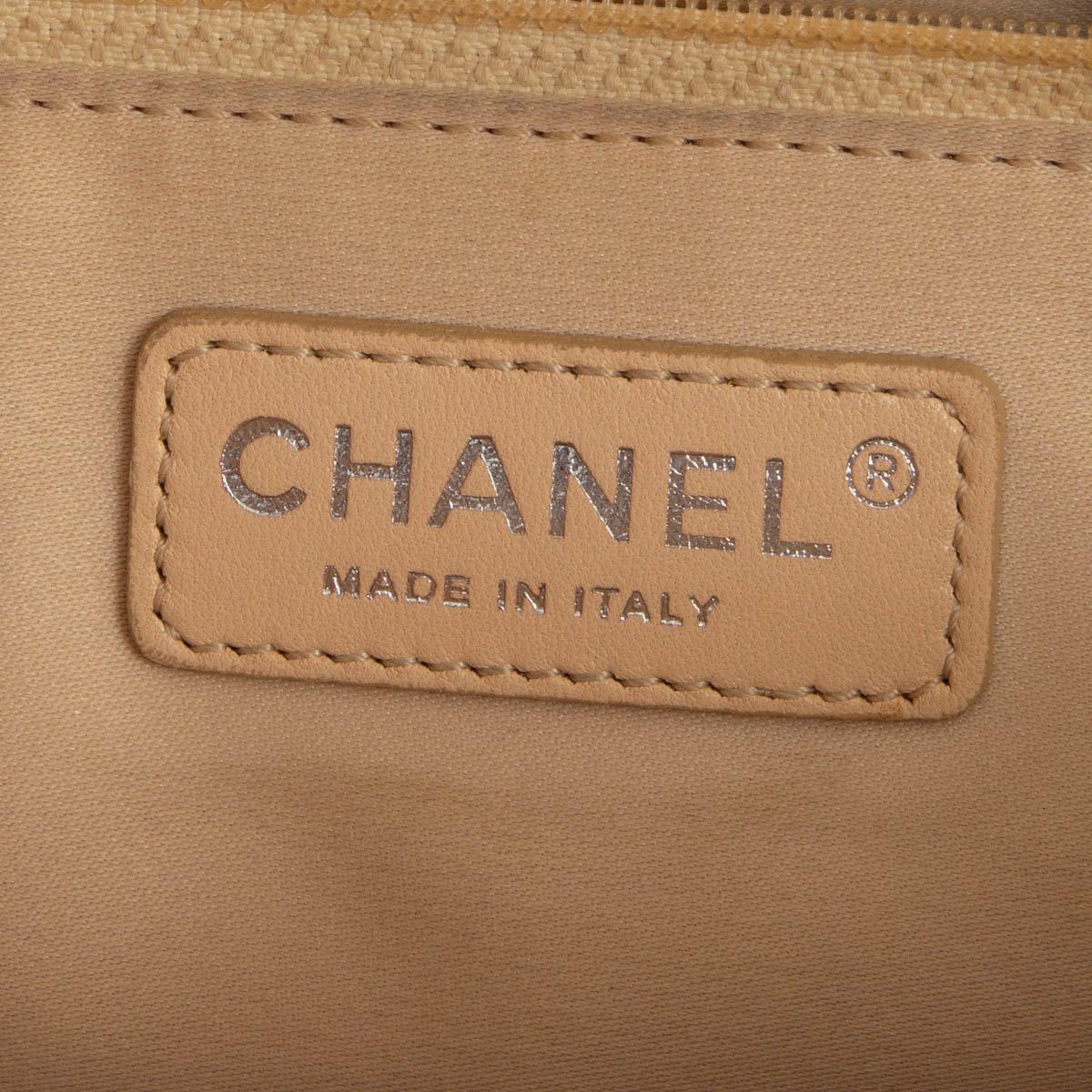 Women's CHANEL beige quilted Caviar leather GRAND SHOPPING TOTE GST Bag For Sale