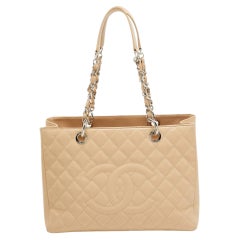 Fourre-tout en cuir caviar matelassé beige GST Chanel