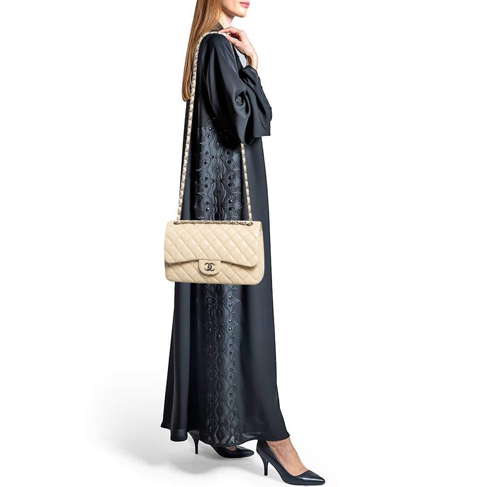Chanel Beige gesteppte Kaviarfarbene Jumbo Classic Double Flap Tasche aus Leder im Angebot 8