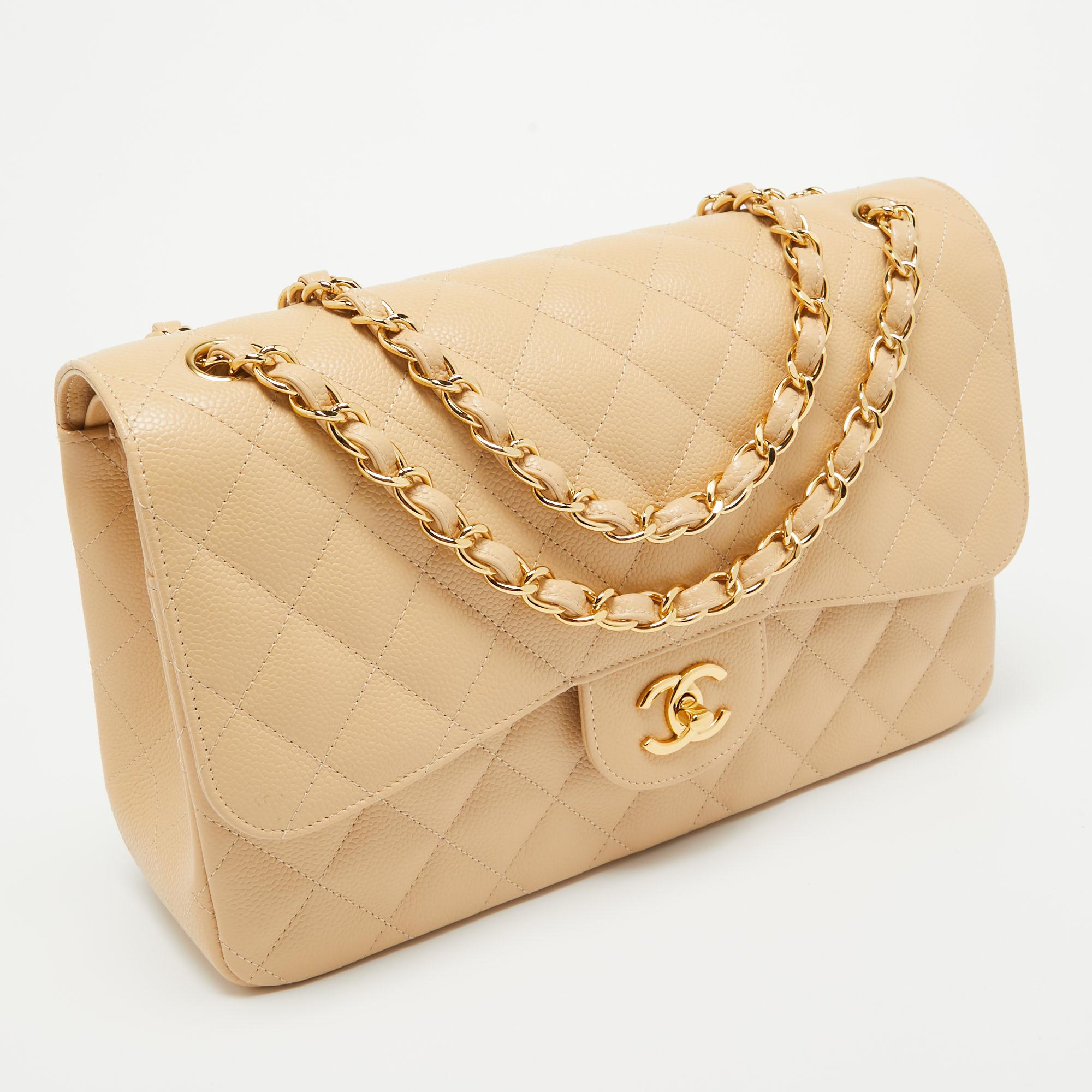 Chanel Beige Quilted Caviar Leather Jumbo Classic Double Flap Bag In Excellent Condition For Sale In Dubai, Al Qouz 2