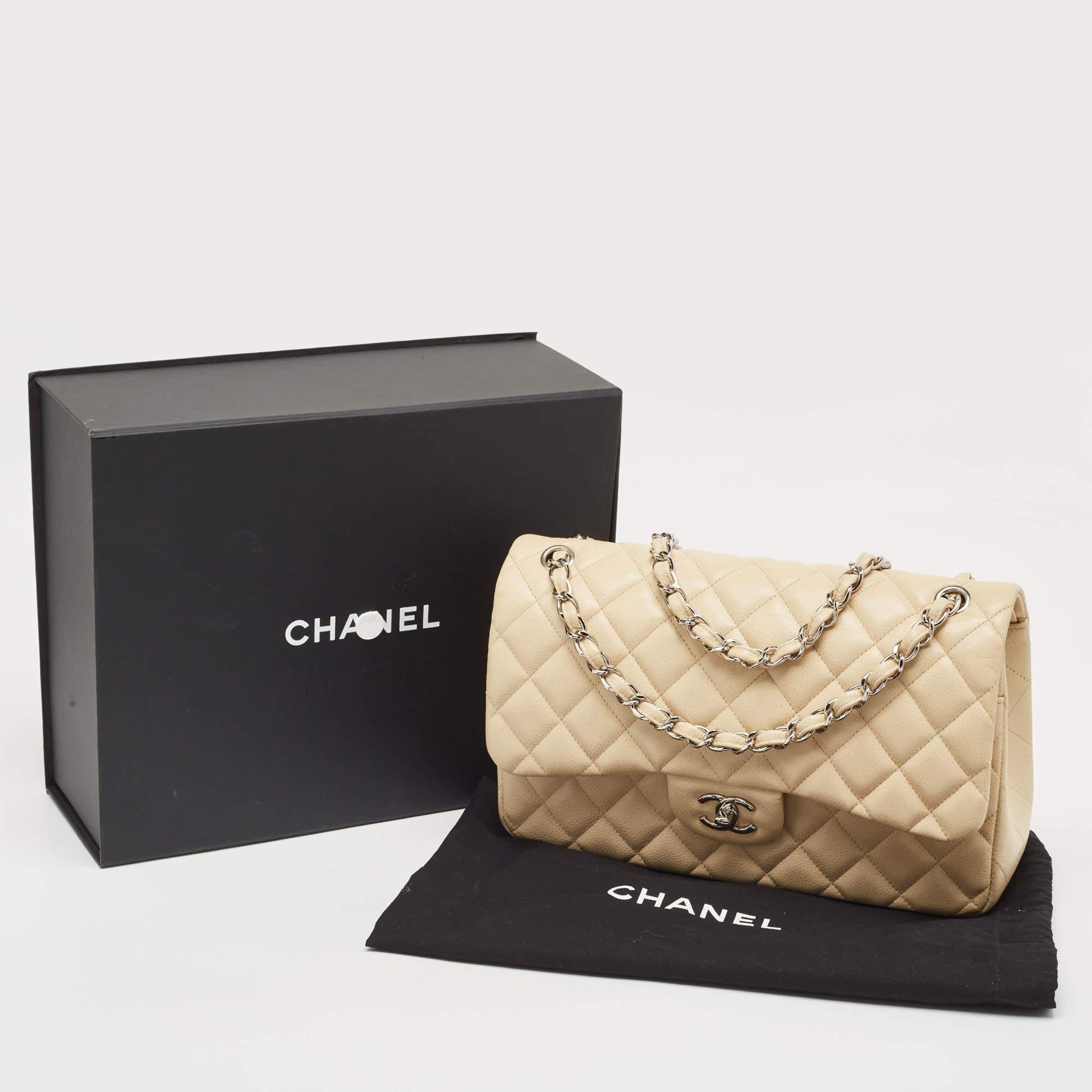Chanel Beige gesteppte Kaviarfarbene Jumbo Classic Double Flap Tasche aus Leder im Angebot 1
