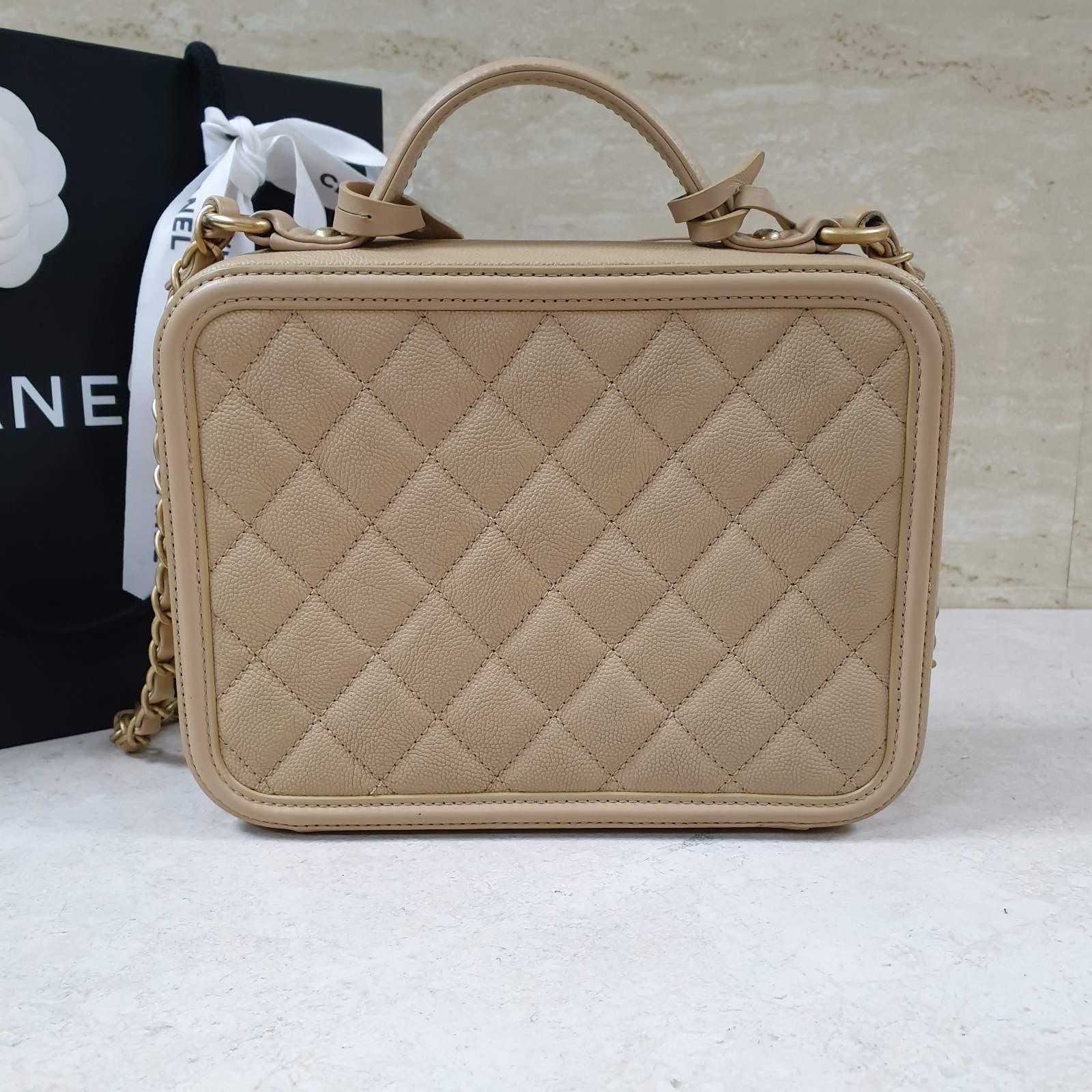 Women's Chanel Beige Quilted Caviar Leather Medium CC Filigree Vanity Case Bag