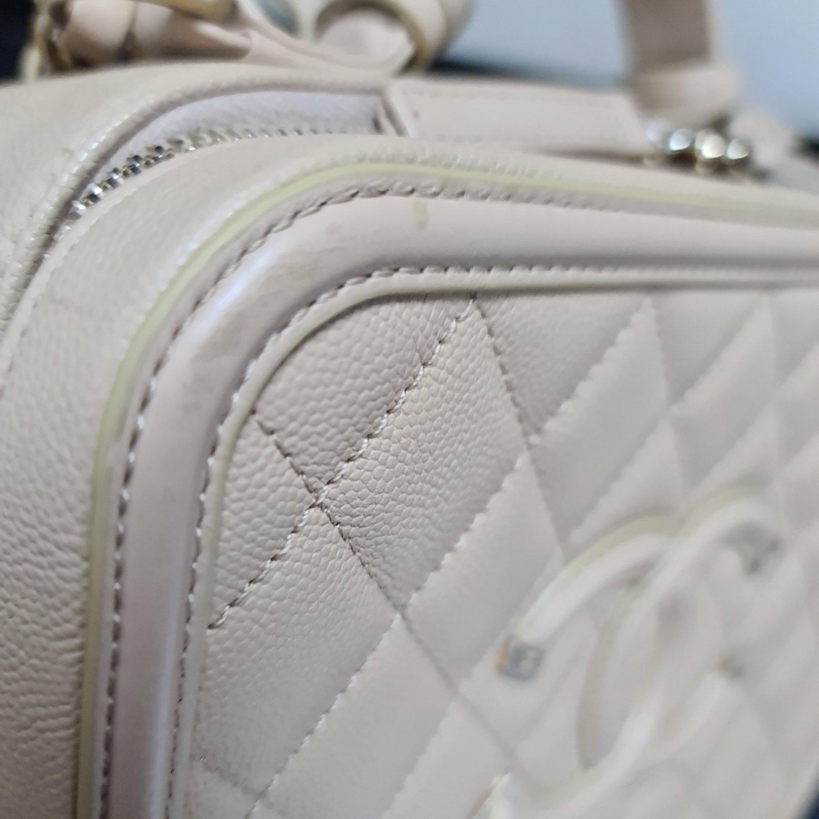 Chanel Beige Quilted Caviar Leather Medium CC Filigree Vanity Case Bag 2