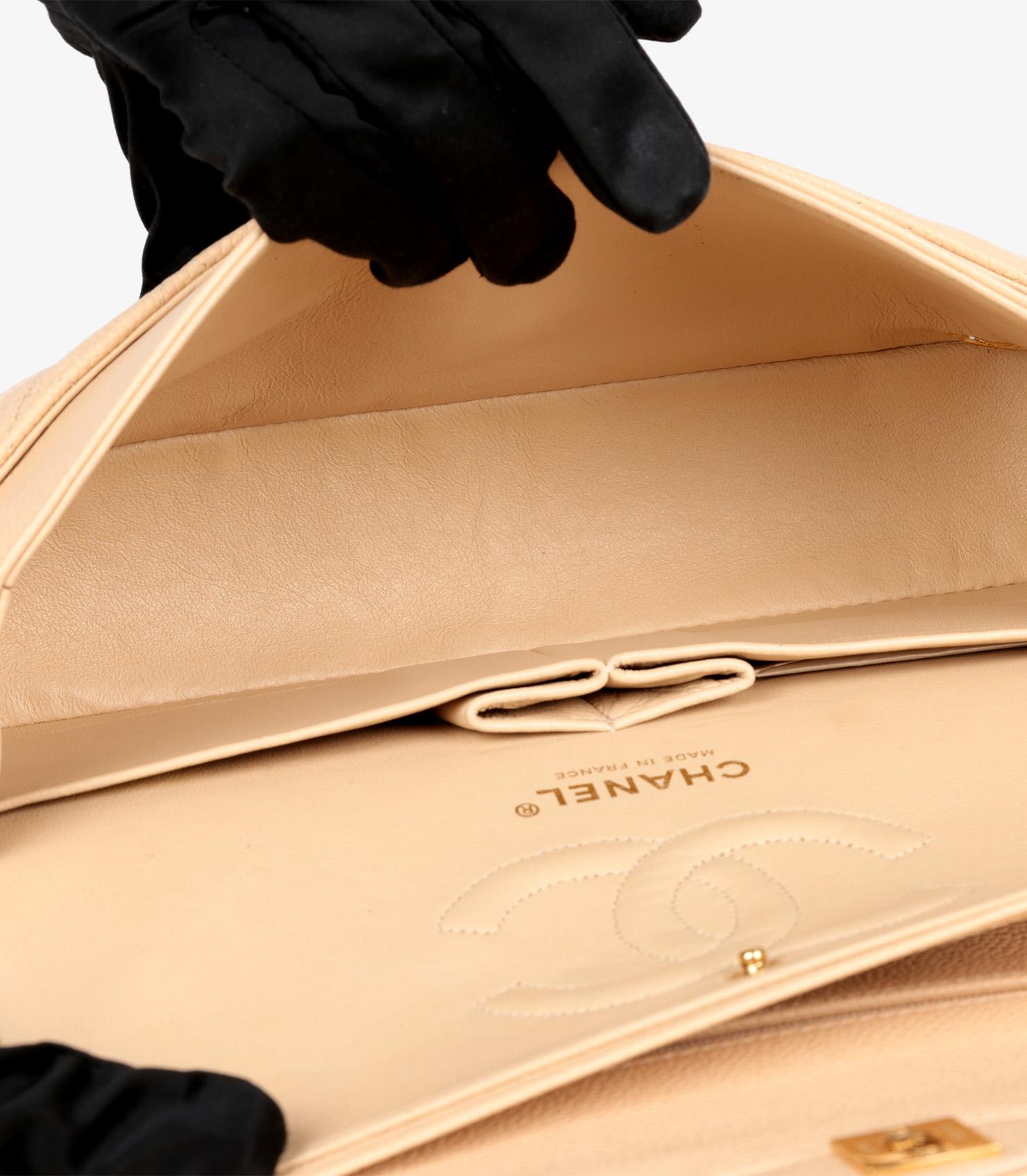 Chanel Beige Gesteppte Kaviar Leder Medium Classic Double Flap Tasche im Angebot 7