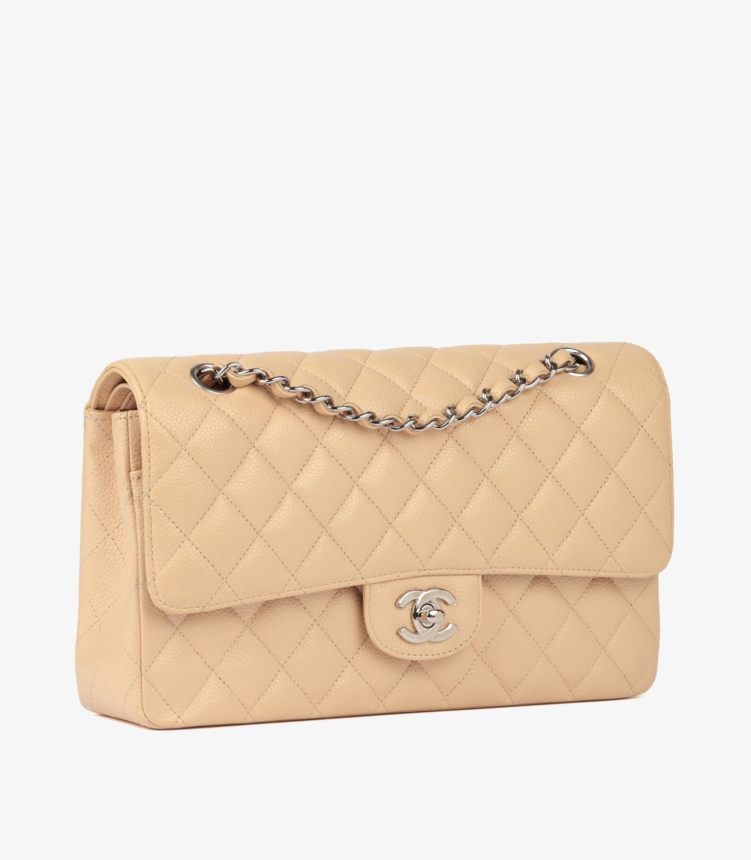 Beige Chanel - Sac classique à double rabat en cuir beige caviar matelassé, taille moyenne en vente